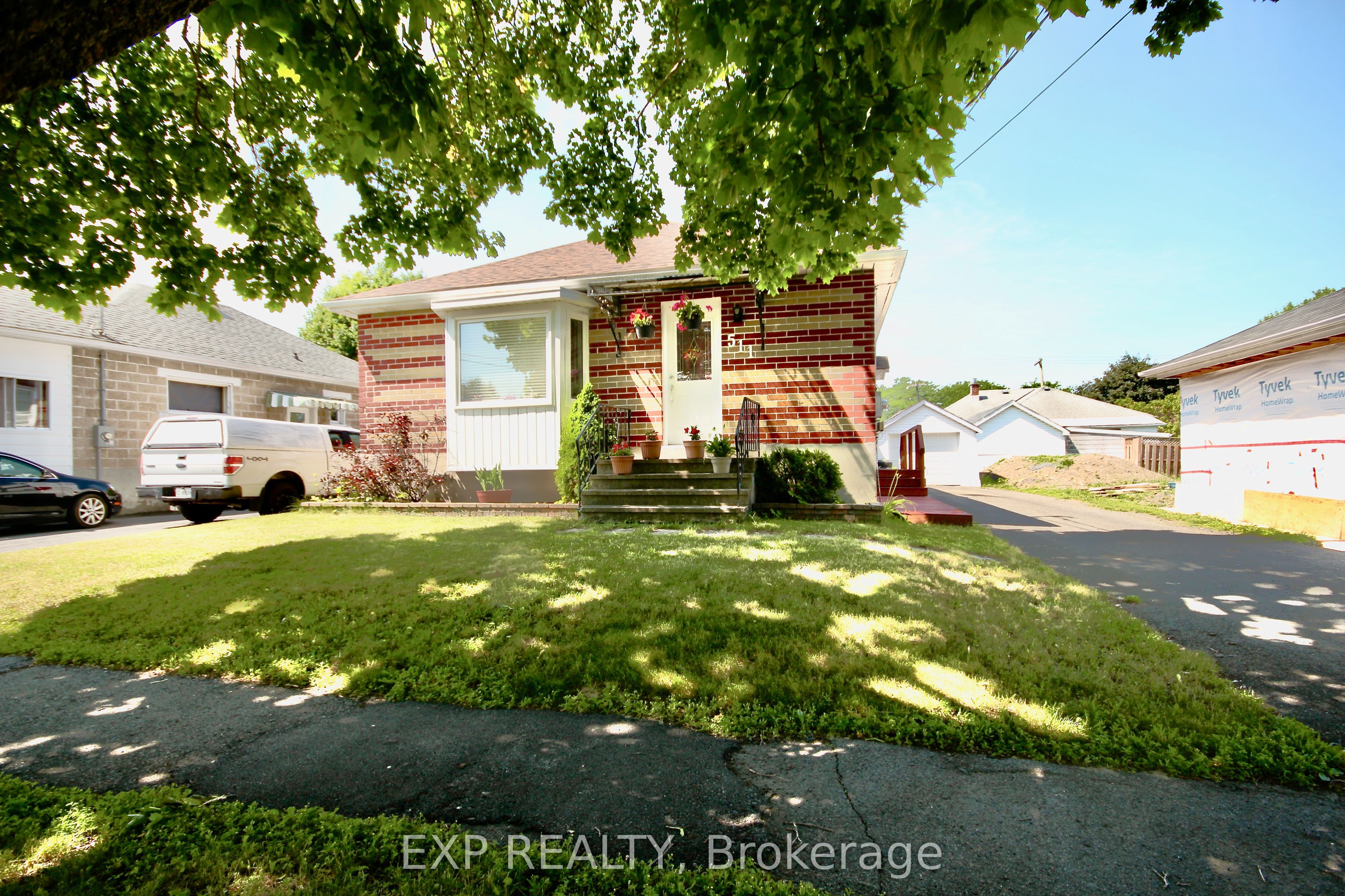 511 St. Felix Street Property Photo 1
