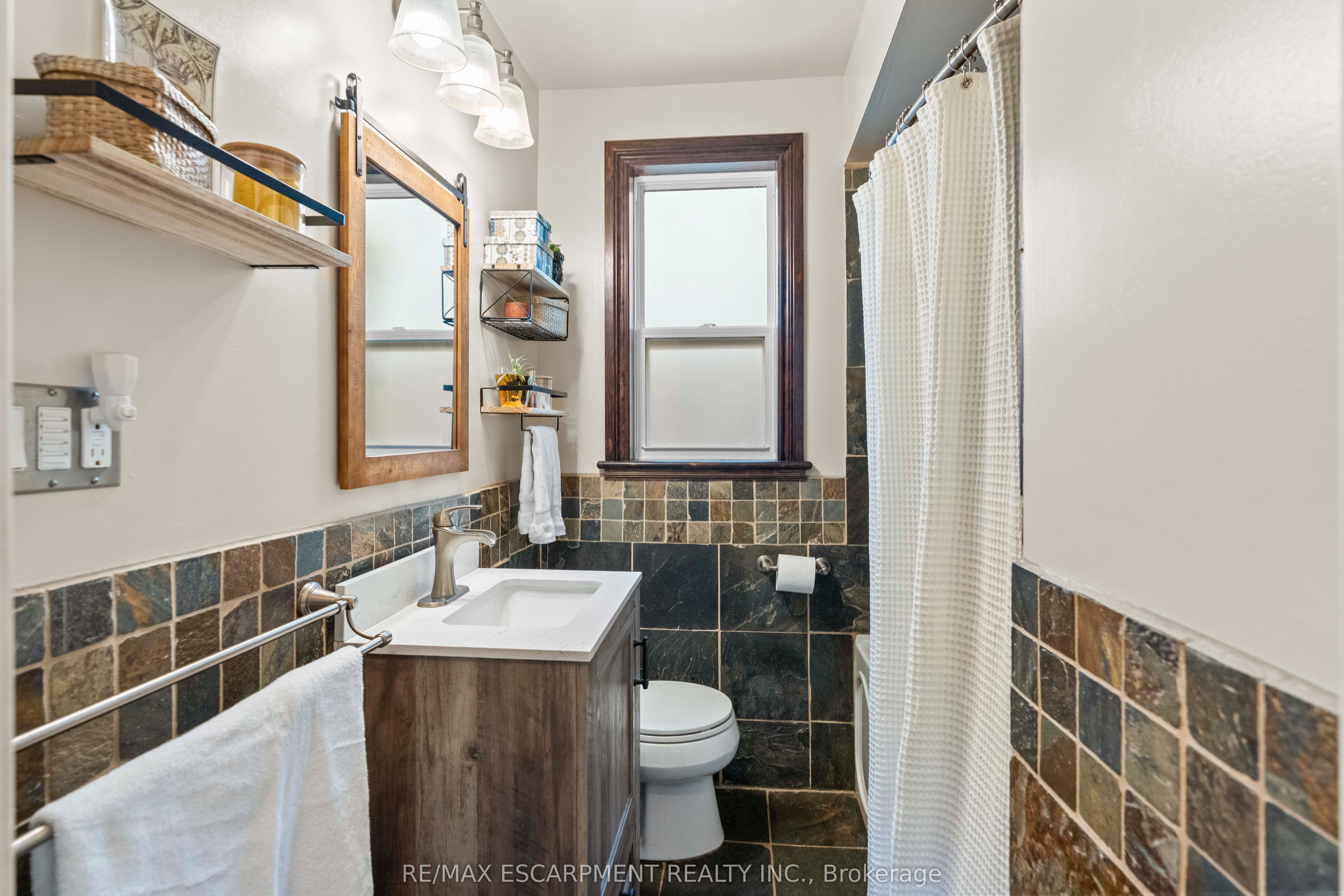 48 Franklin Avenue Property Photo 13
