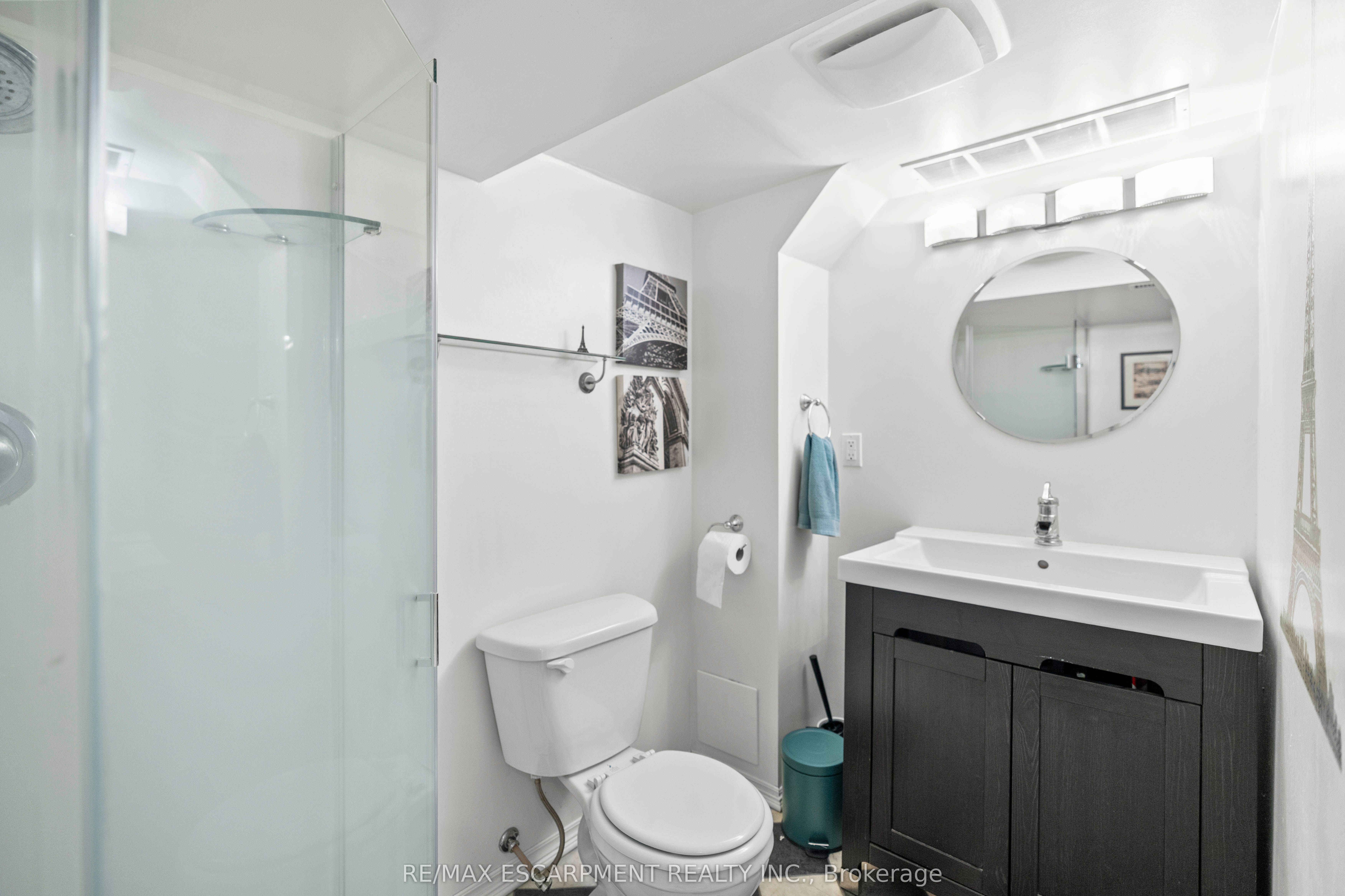 48 Franklin Avenue Property Photo 32