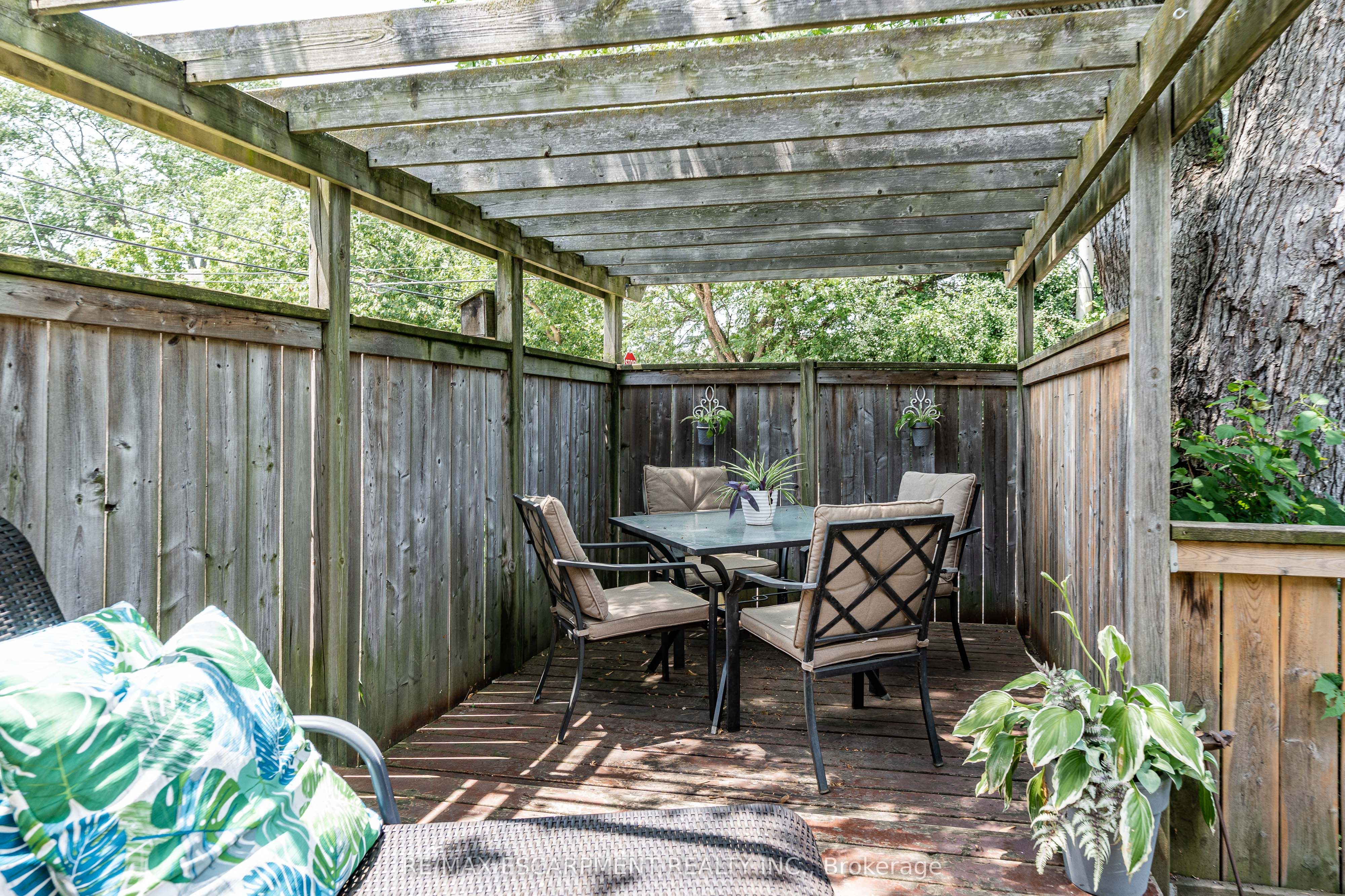 48 Franklin Avenue Property Photo 33