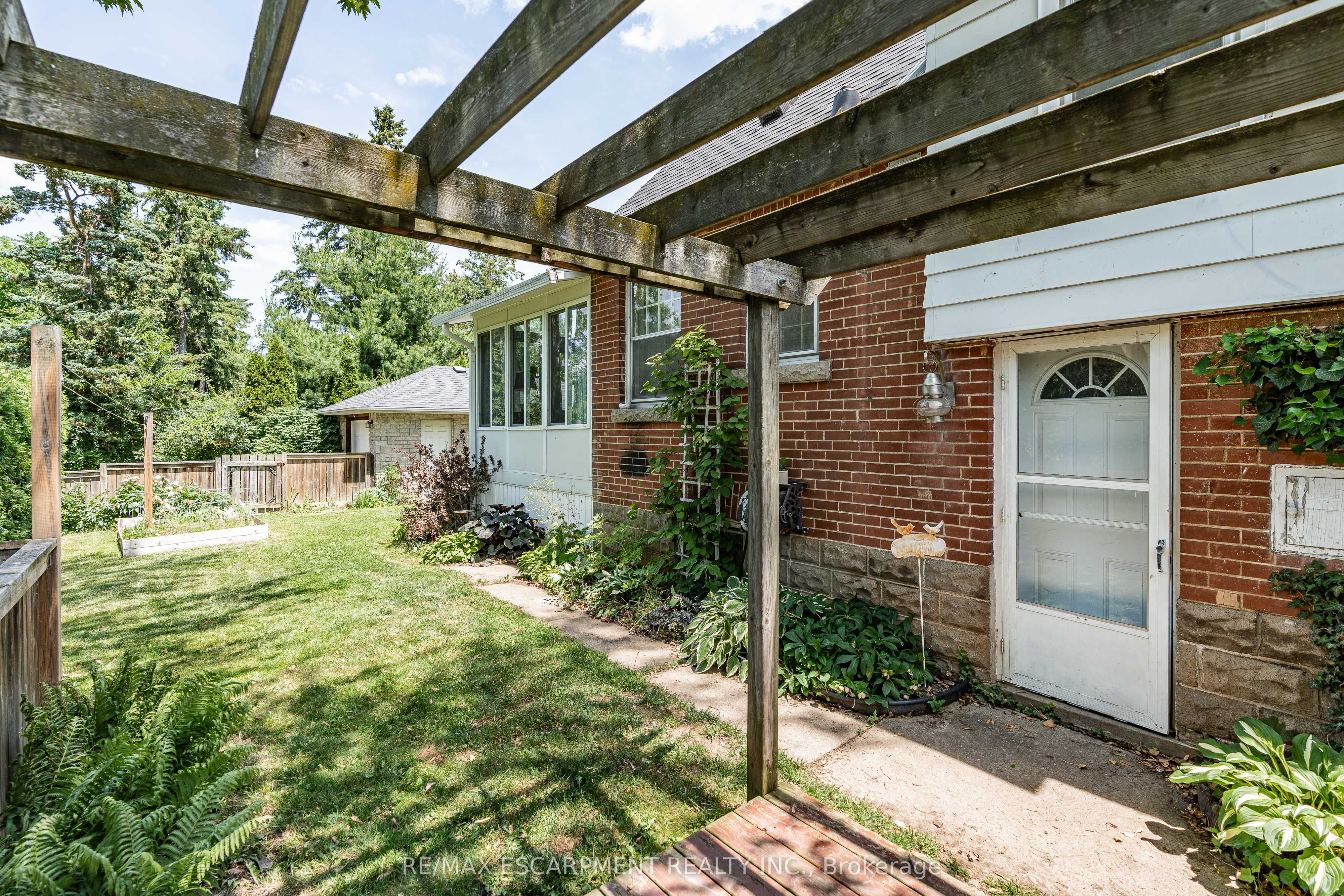 48 Franklin Avenue Property Photo 34