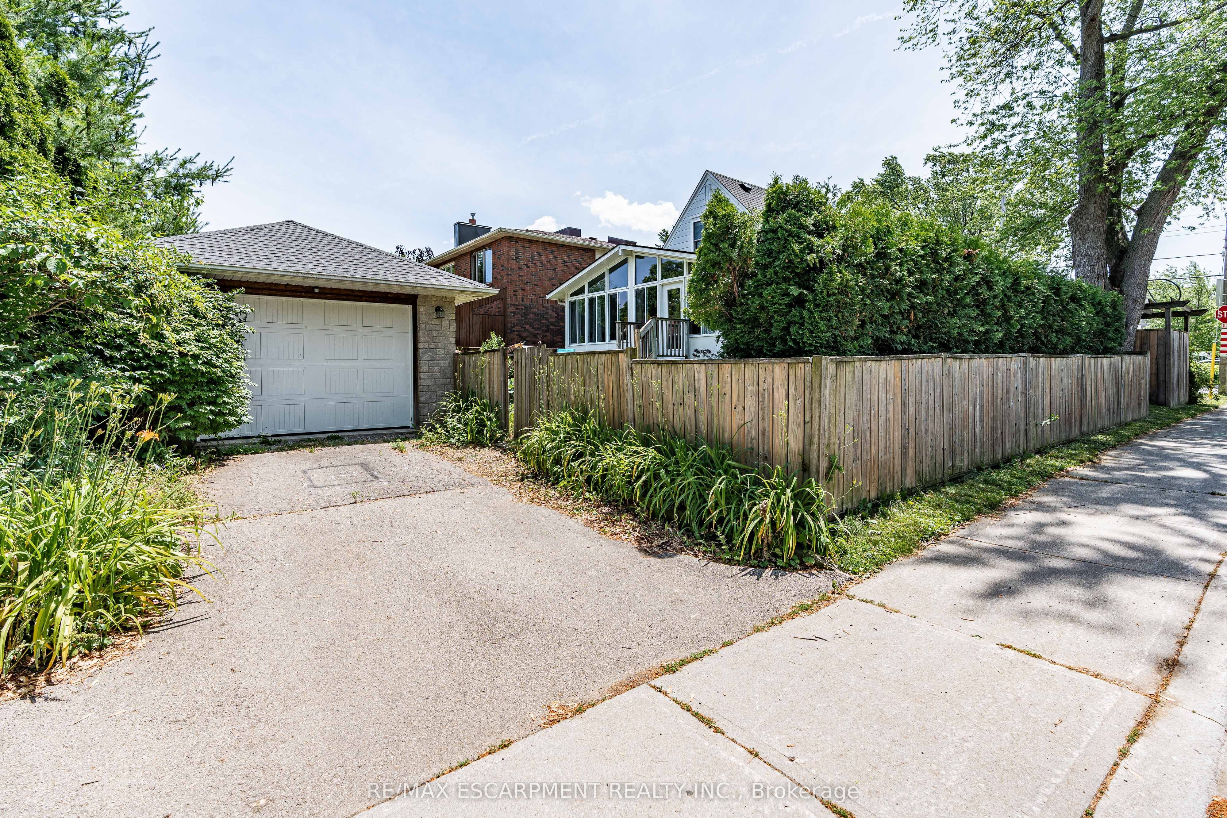 48 Franklin Avenue Property Photo 42