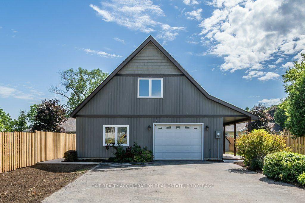 212 Green Street Property Photo 1