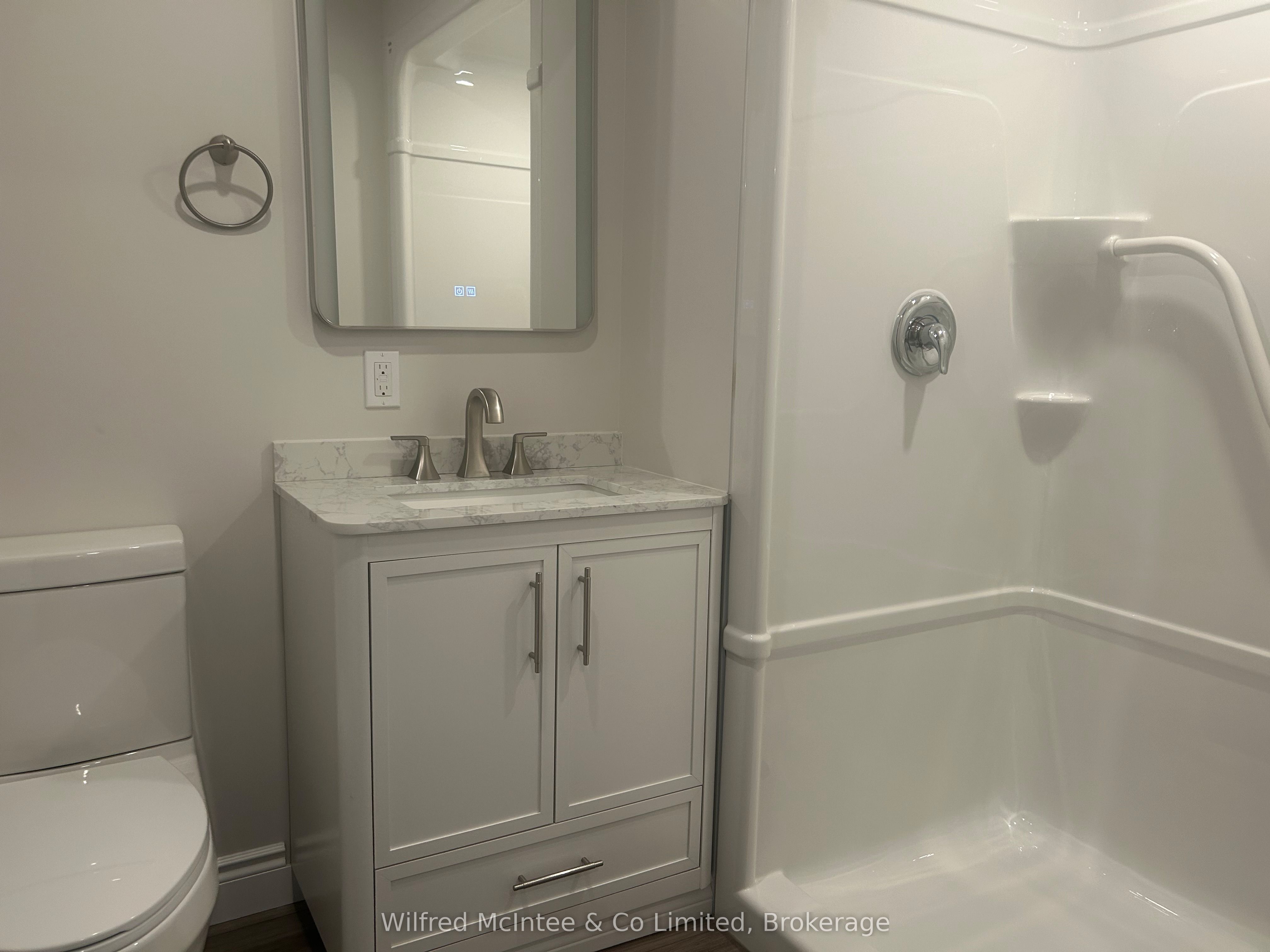 380 1st Avenue N 11 Property Photo 6