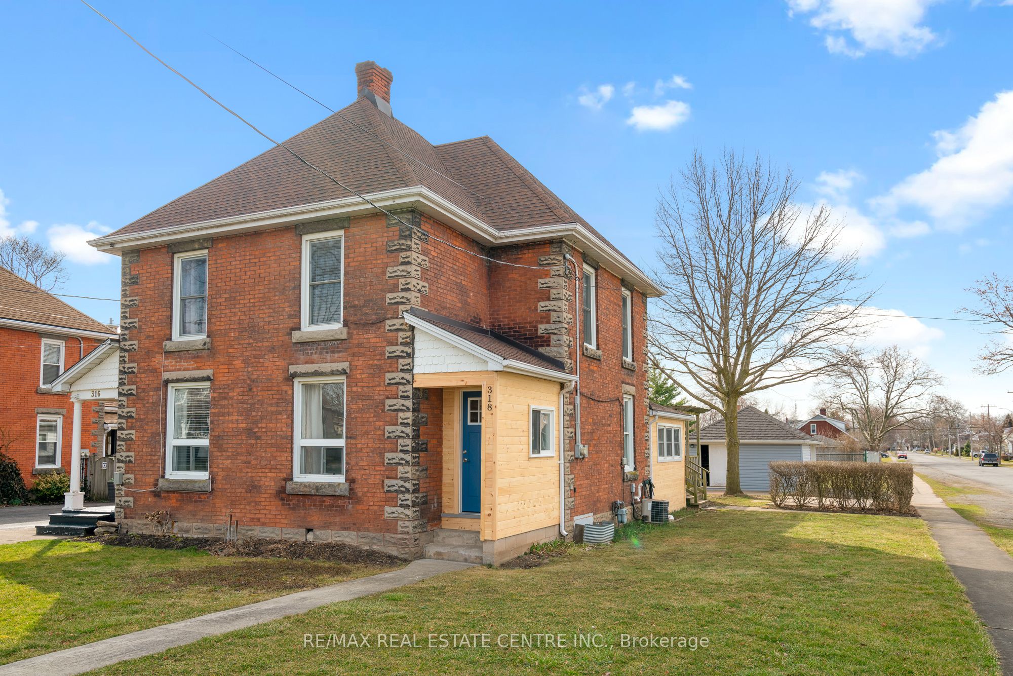 318 Clarence Street Property Photo 1