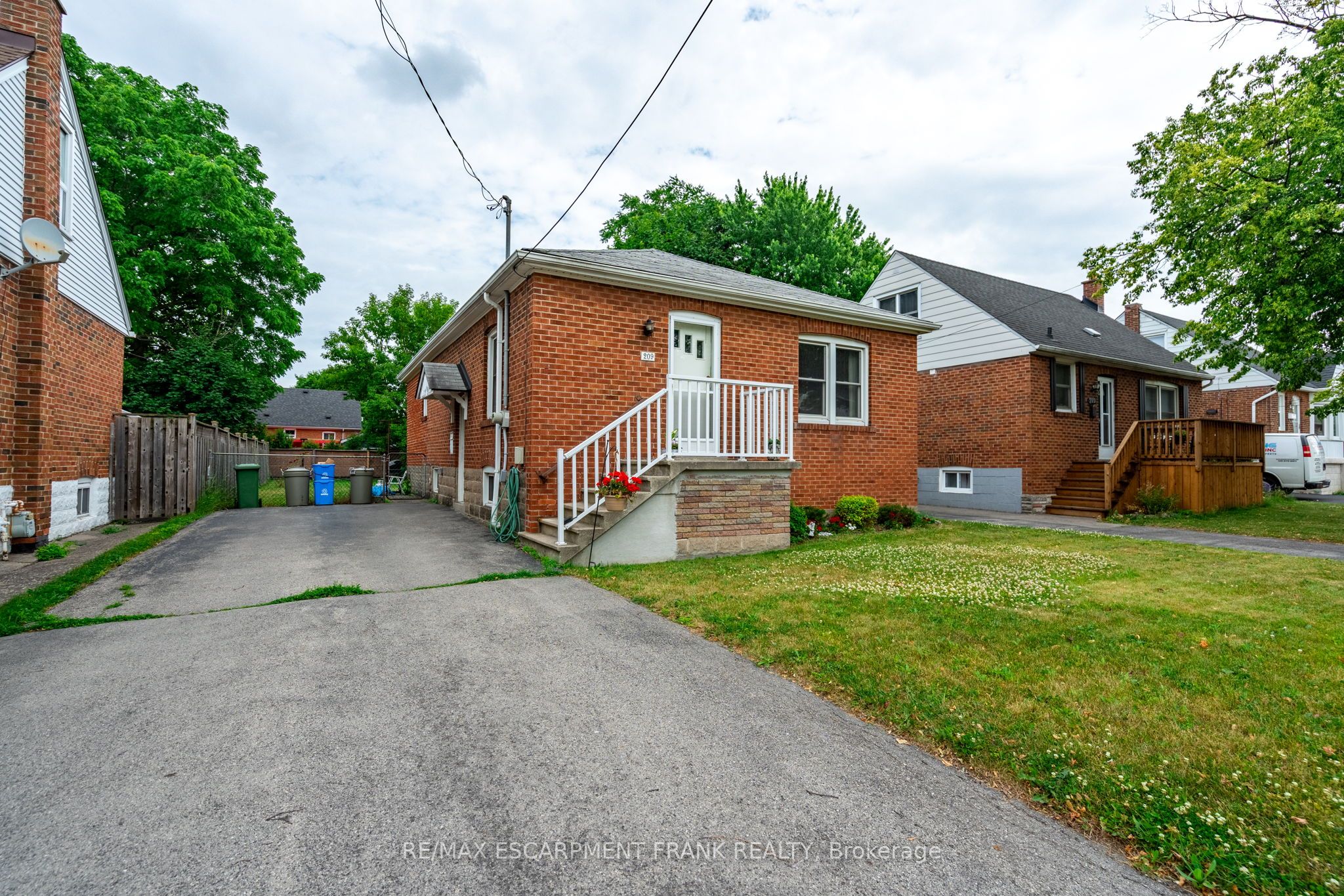 209 EAST 13TH Street Property Photo 1