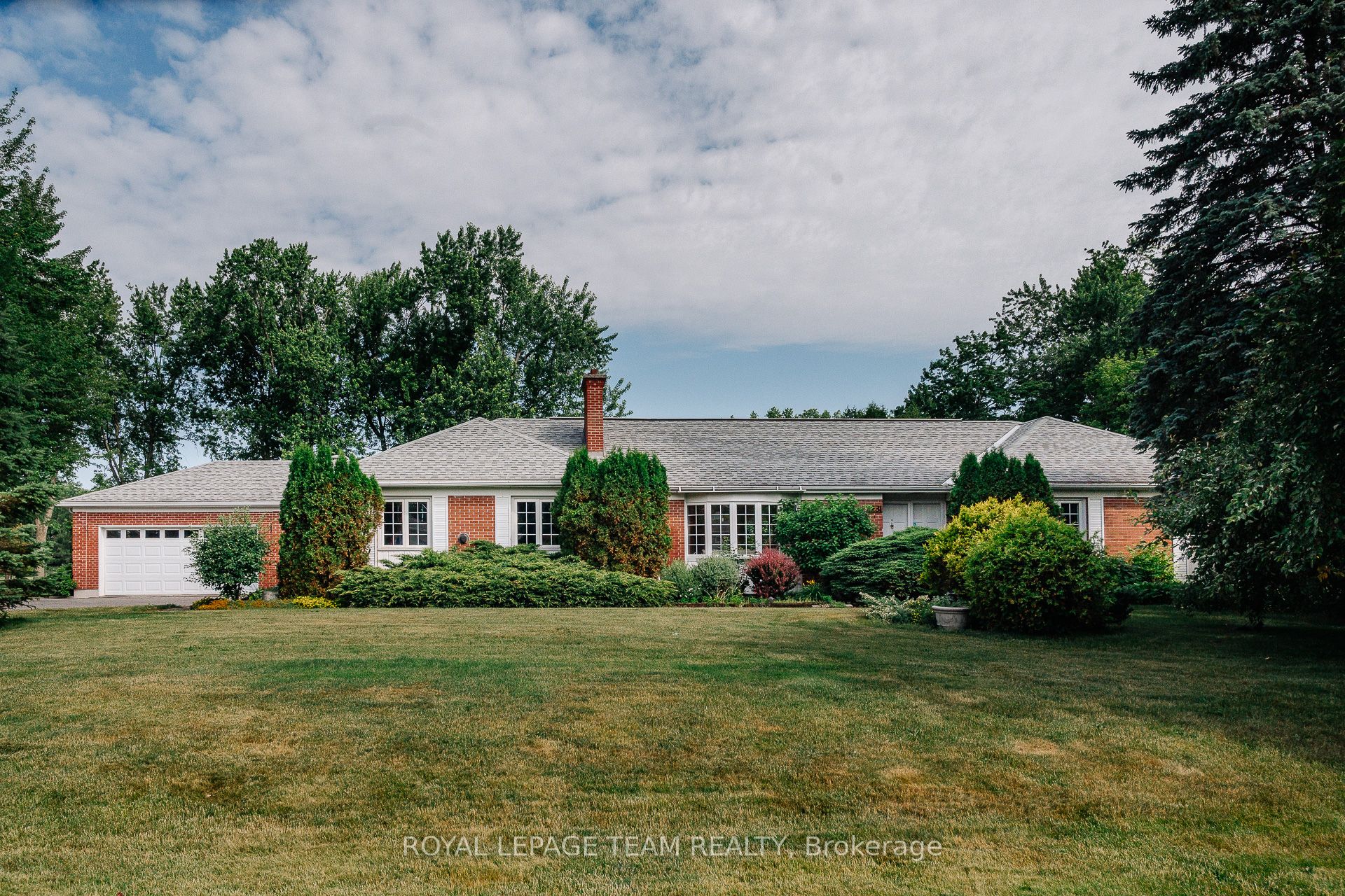 1231 Fairway Drive Property Photo 1