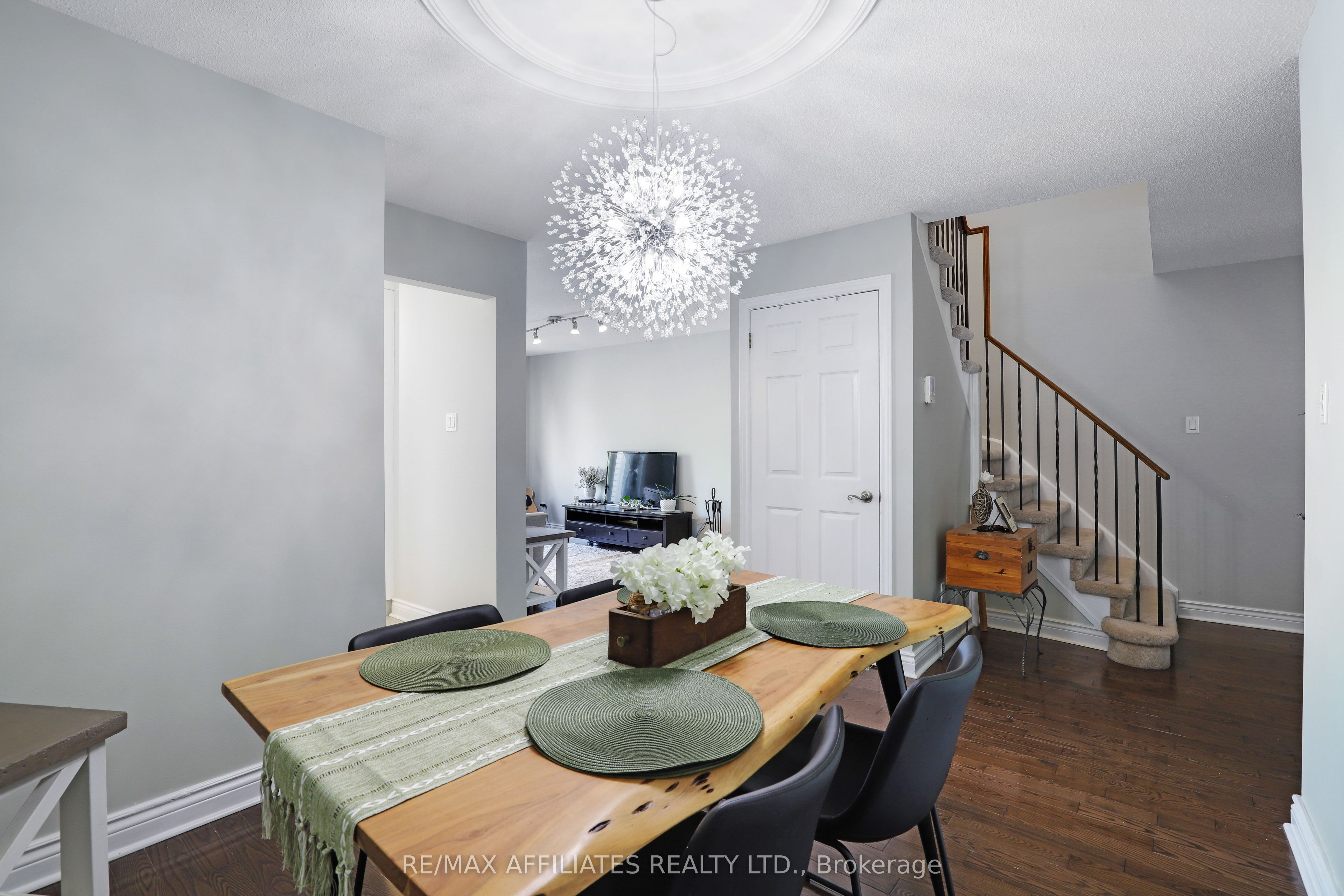 593 Latour Crescent Property Photo 7