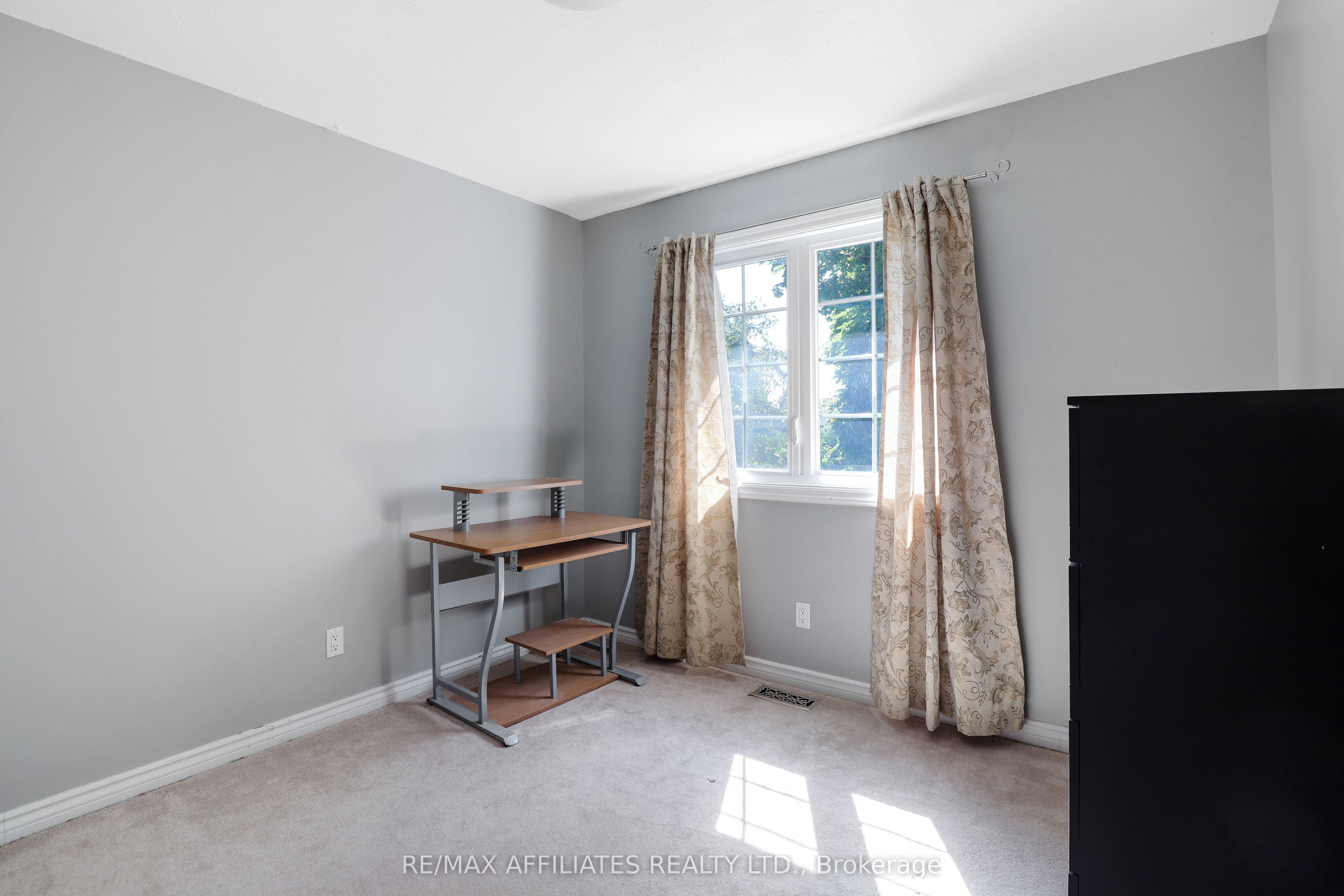 593 Latour Crescent Property Photo 24