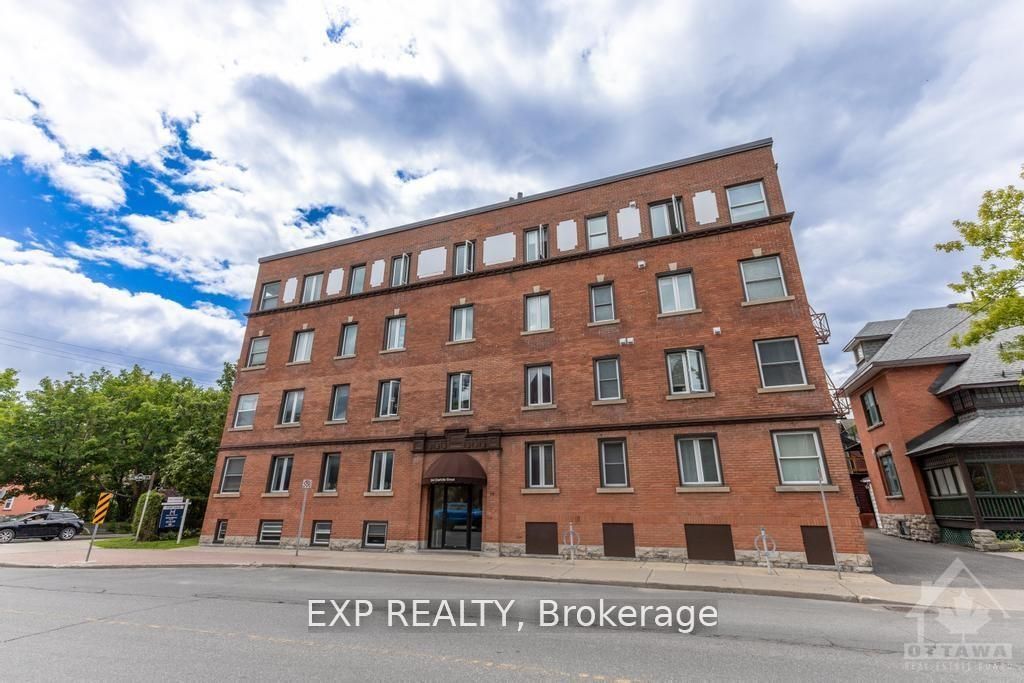 #1 - 244 CHARLOTTE Street