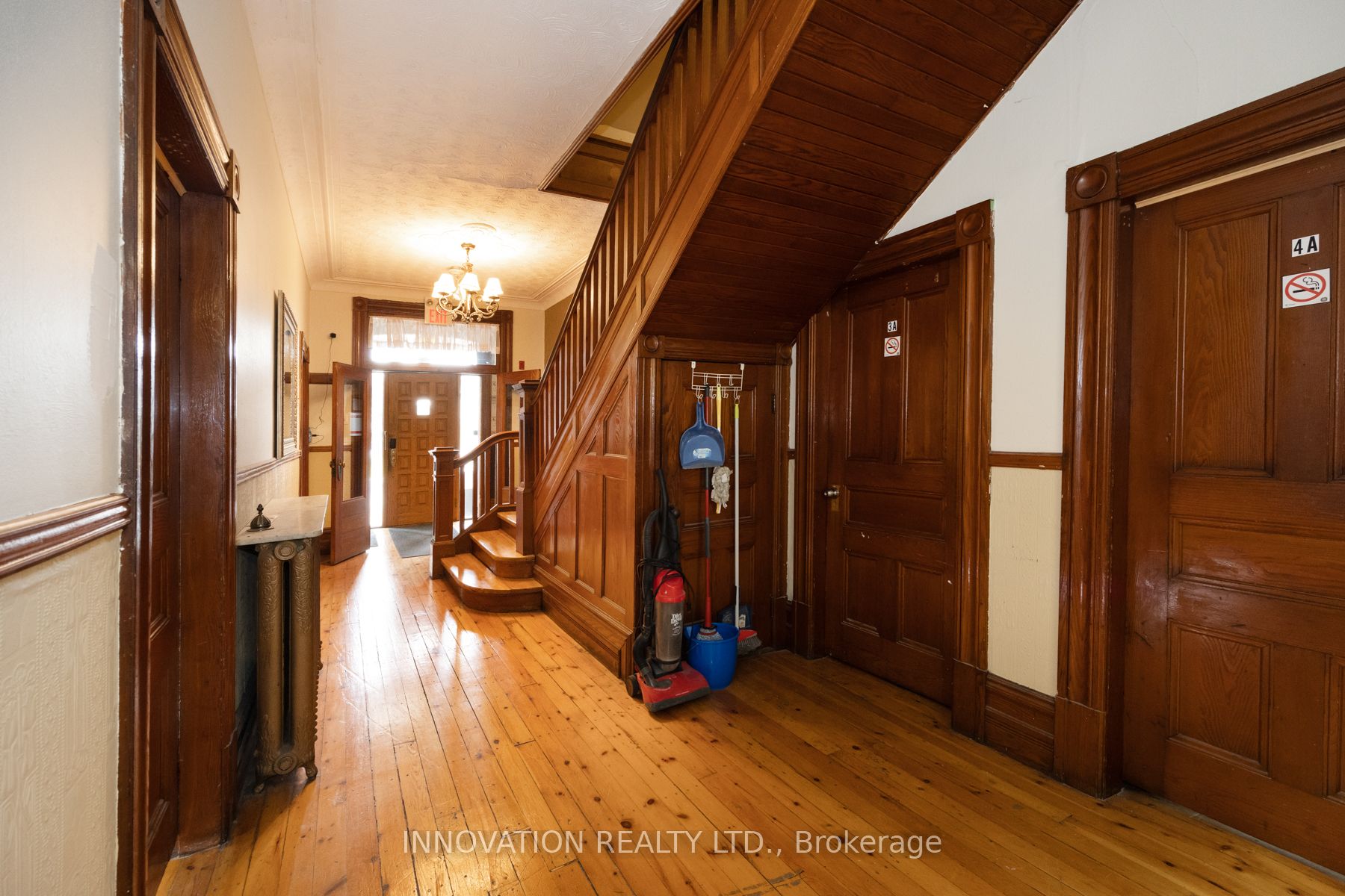 4550 Ste-catherine Street Property Photo 8
