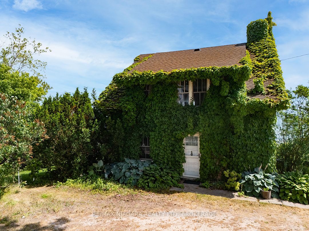 12851 Old Lakeshore Road E Property Photo 7