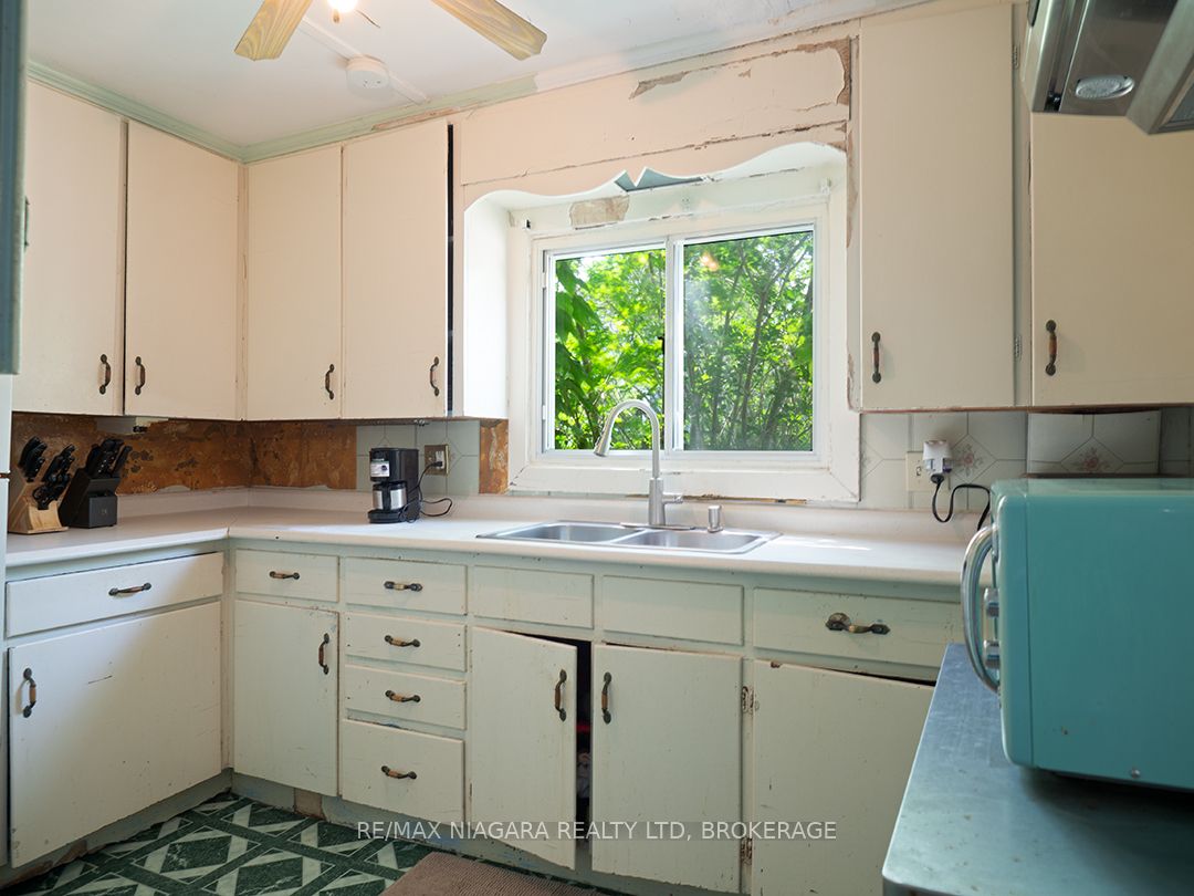 12851 Old Lakeshore Road E Property Photo 14