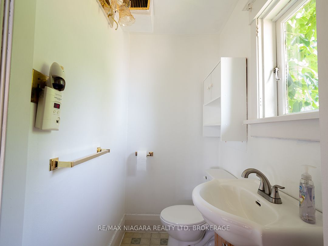 12851 Old Lakeshore Road E Property Photo 19