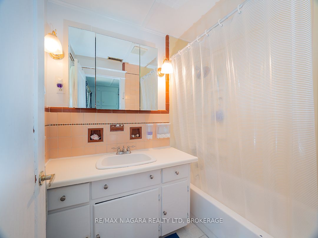 12851 Old Lakeshore Road E Property Photo 20