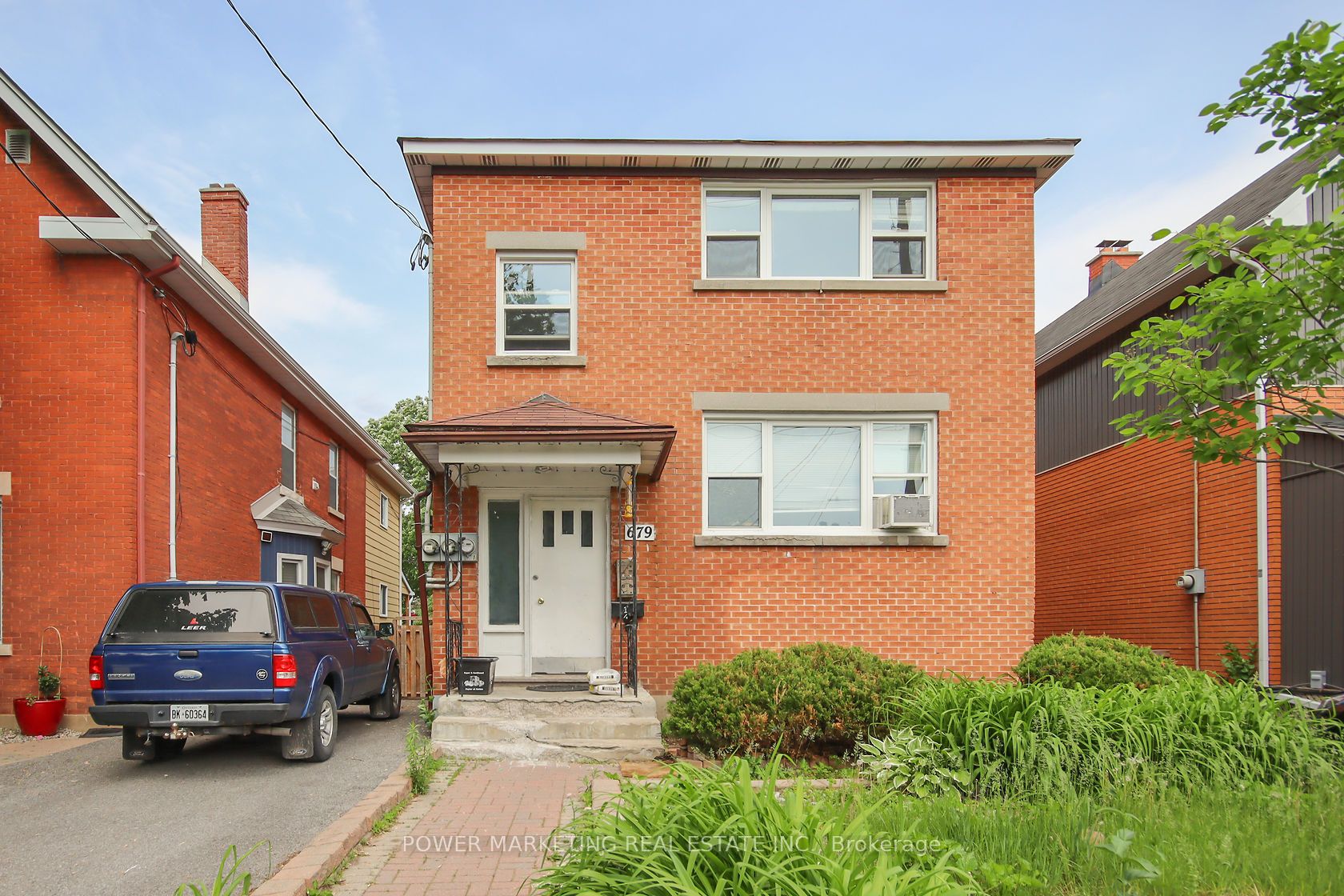 679 ROOSEVELT Avenue 3
