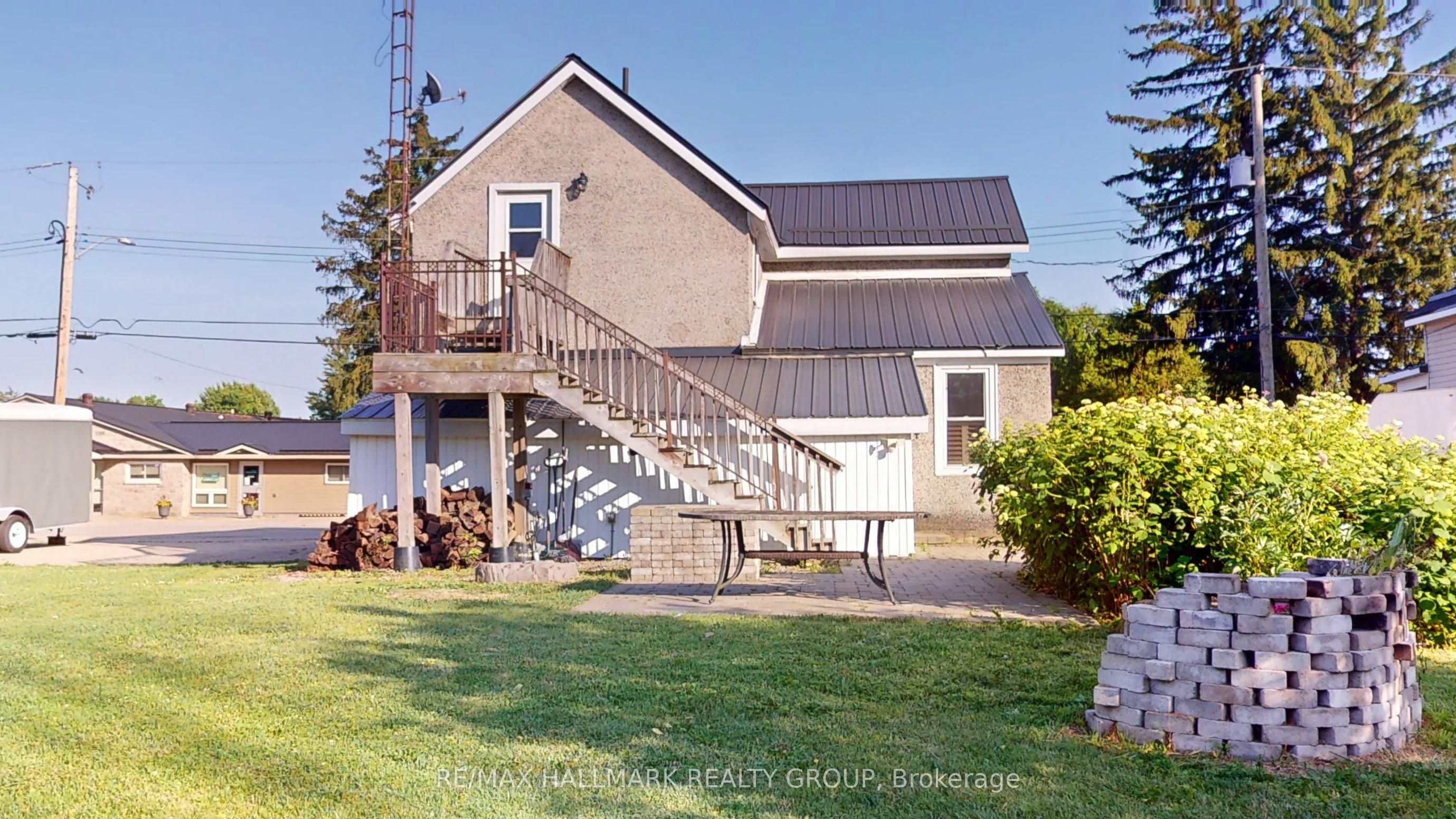 10 Wellington Street E Property Photo 2