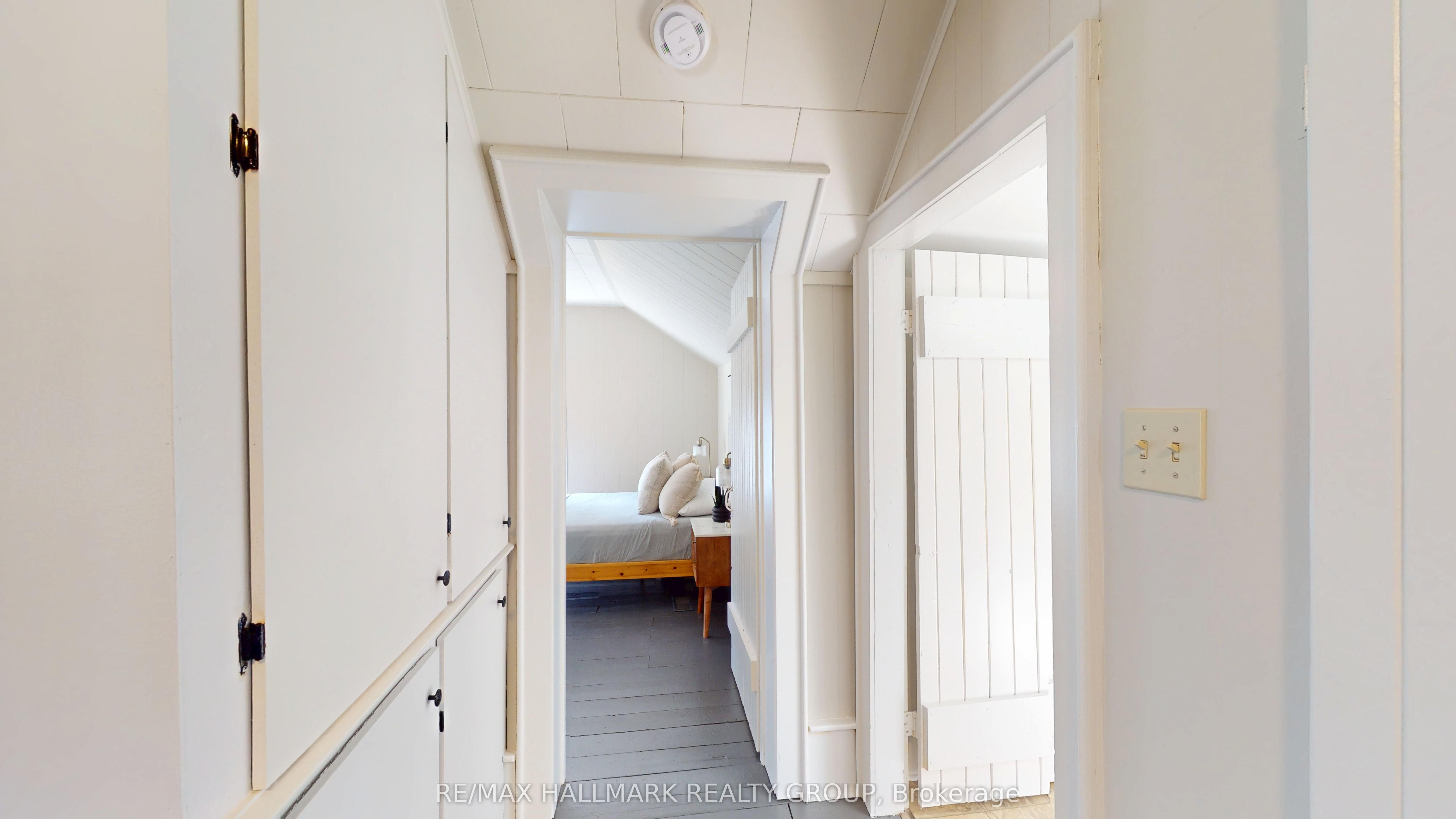 10 Wellington Street E Property Photo 8