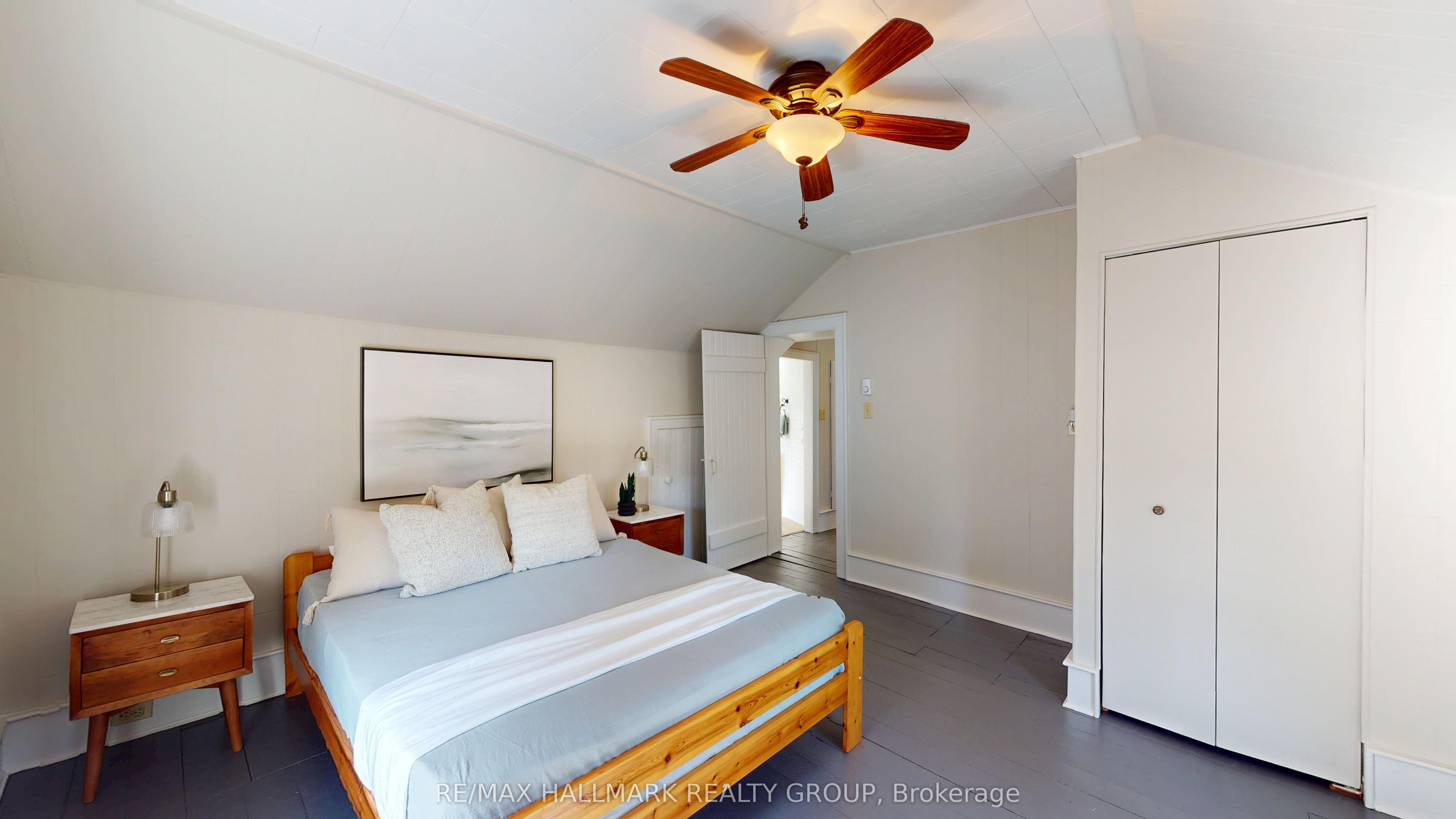 10 Wellington Street E Property Photo 11