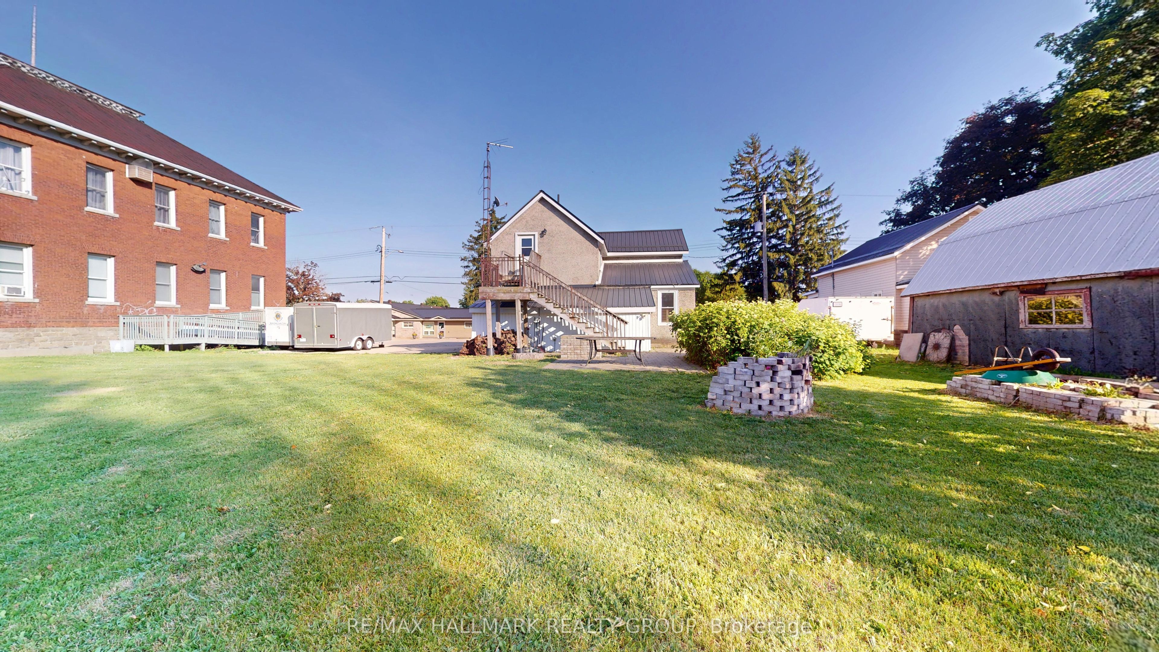 10 Wellington Street E Property Photo 41