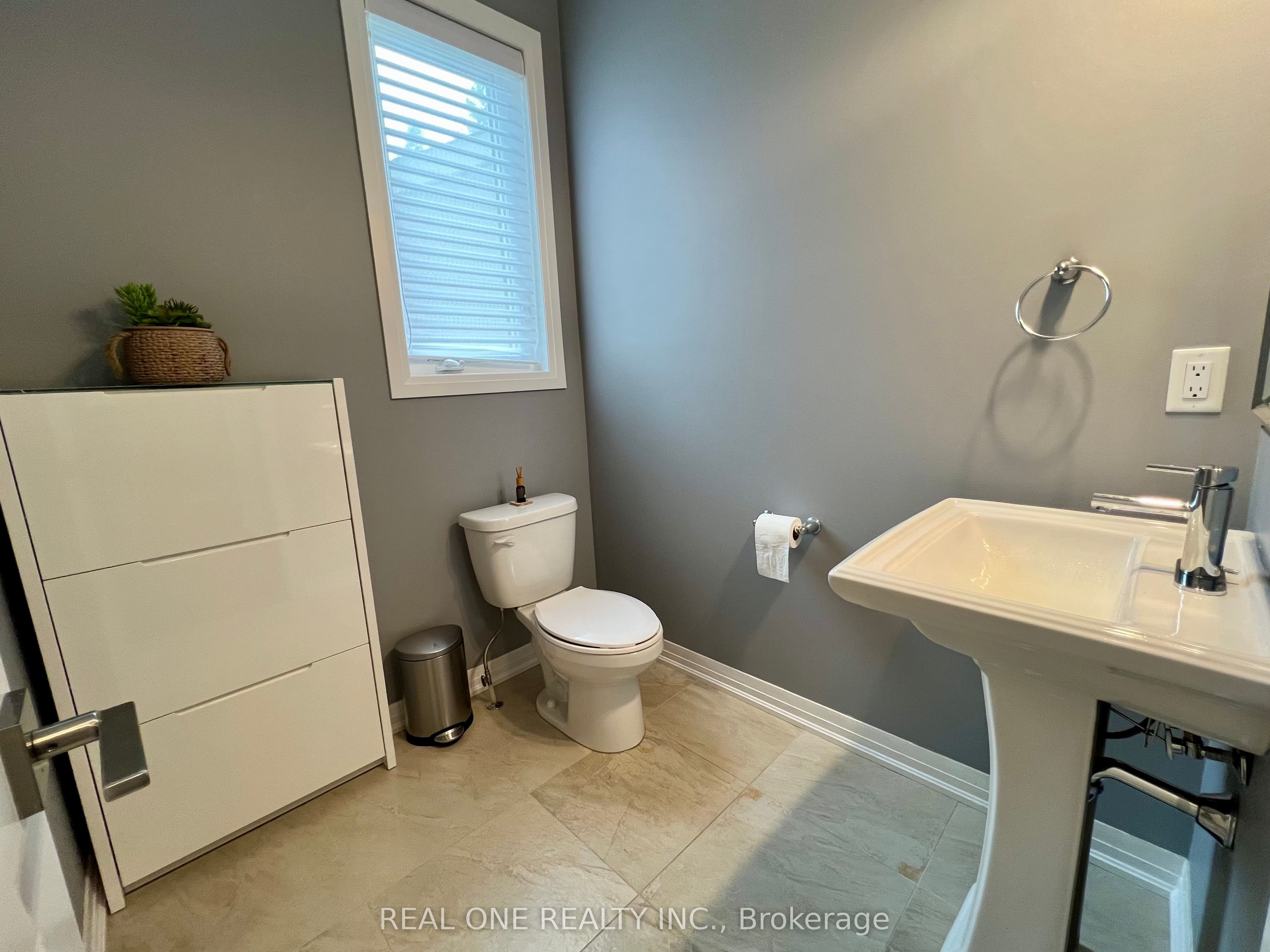 47 Upper Mount Albion Road Property Photo 6