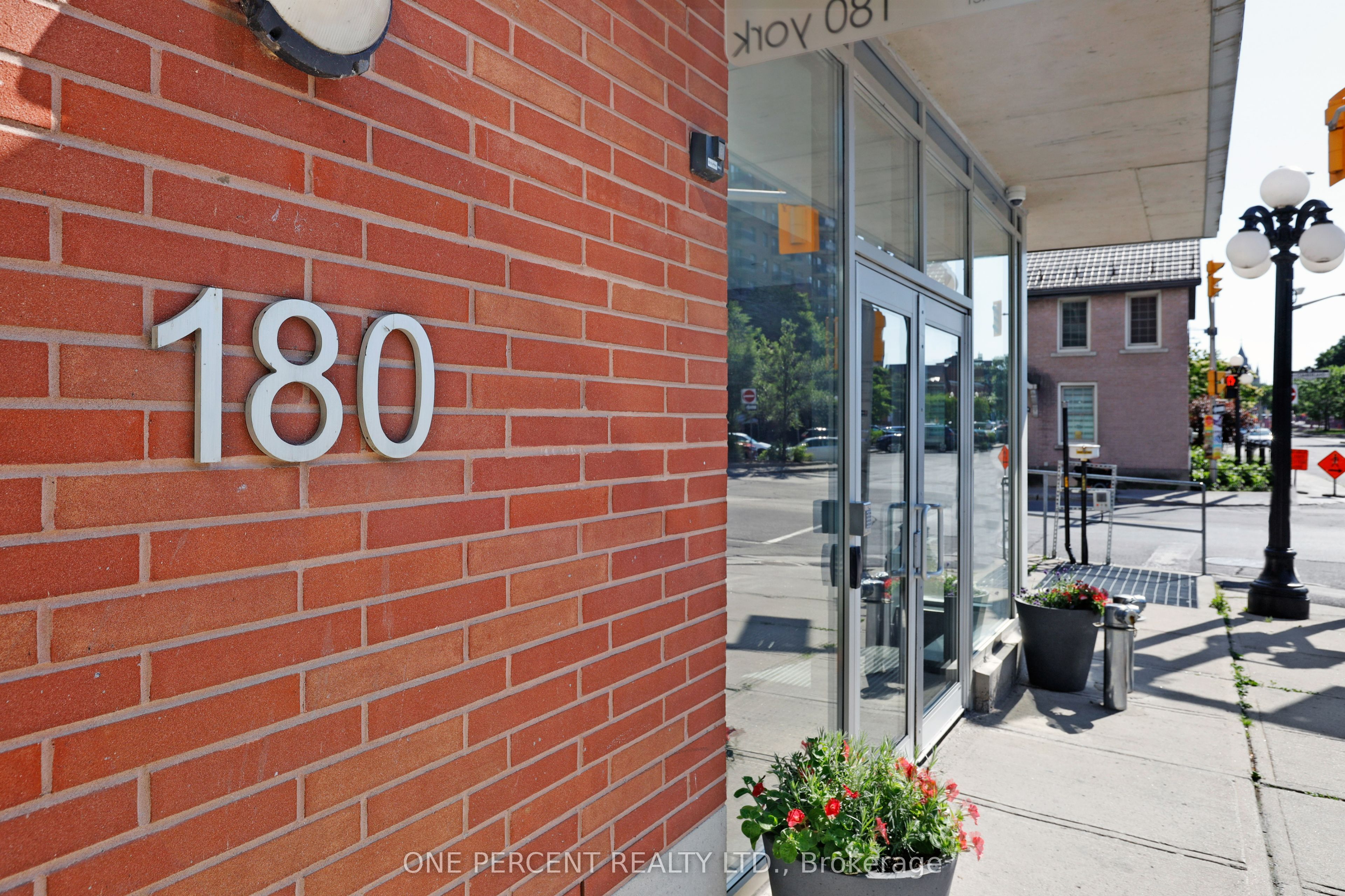 #904 - 180 York Street Property Photo 6