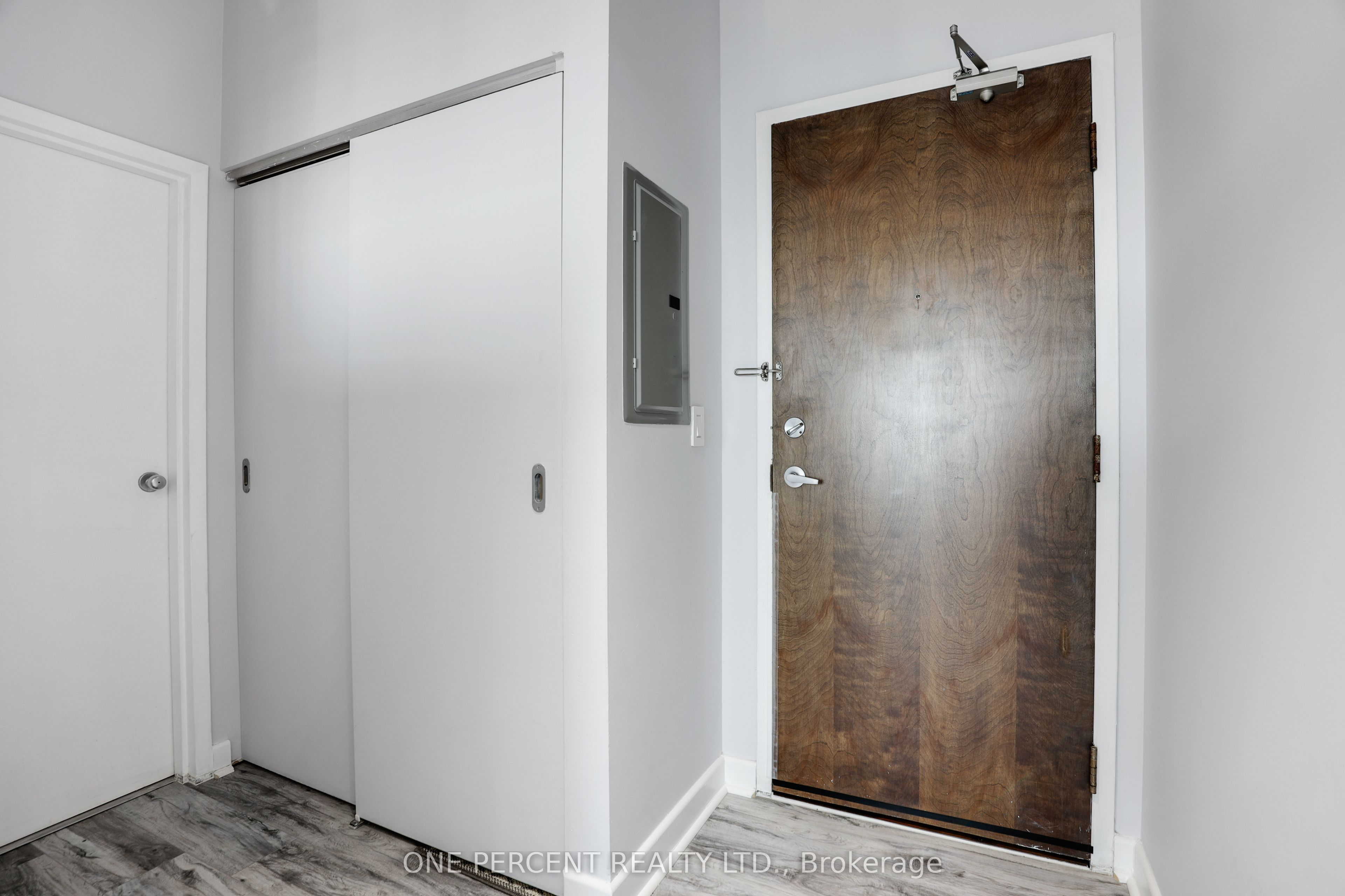 #904 - 180 York Street Property Photo 14