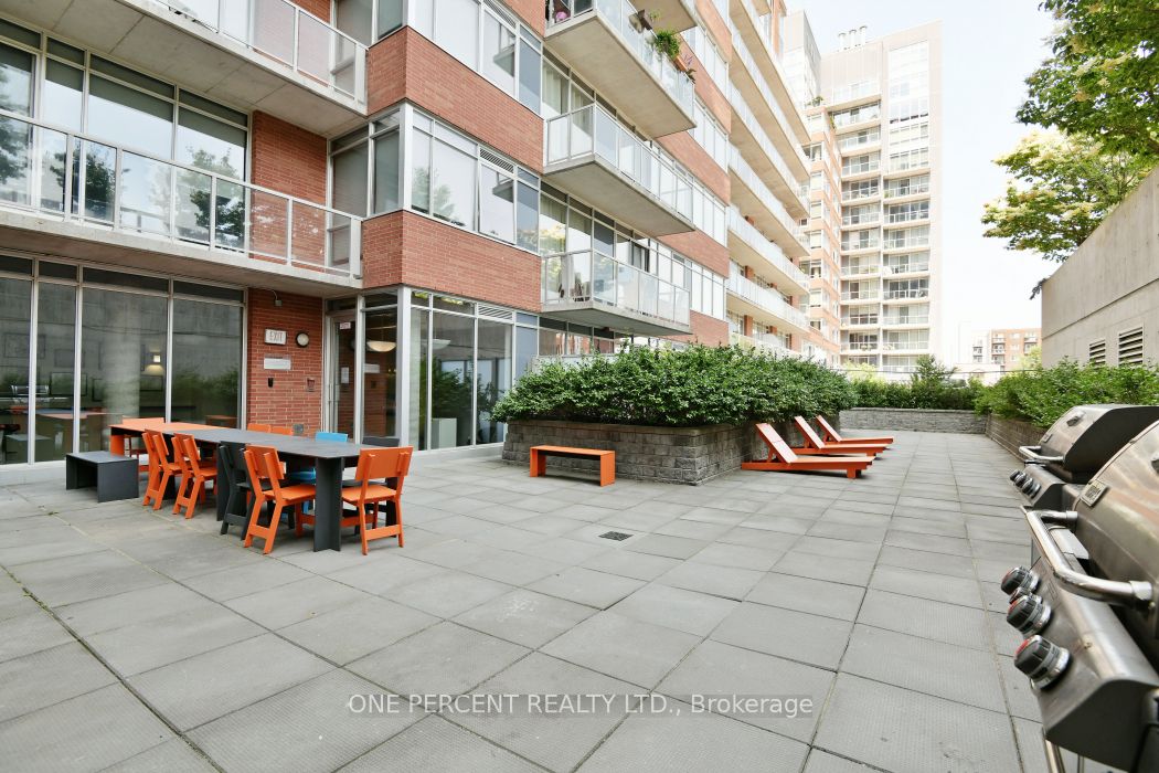 #904 - 180 York Street Property Photo 37