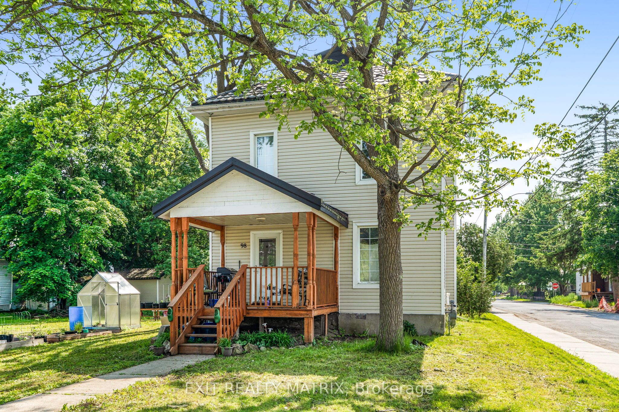 98 Albert Street Property Photo 1