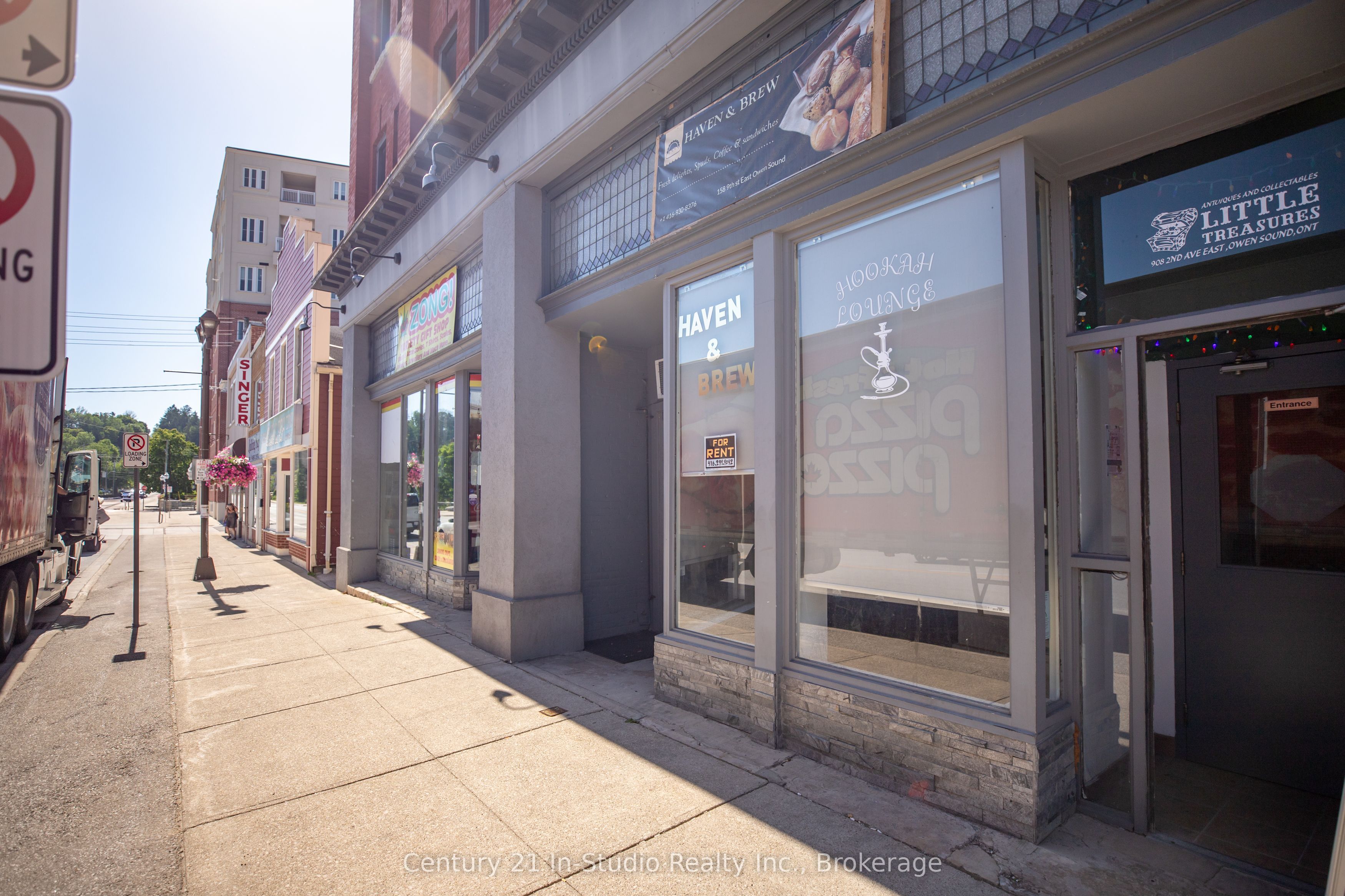 158 9th Street E Property Photo 2