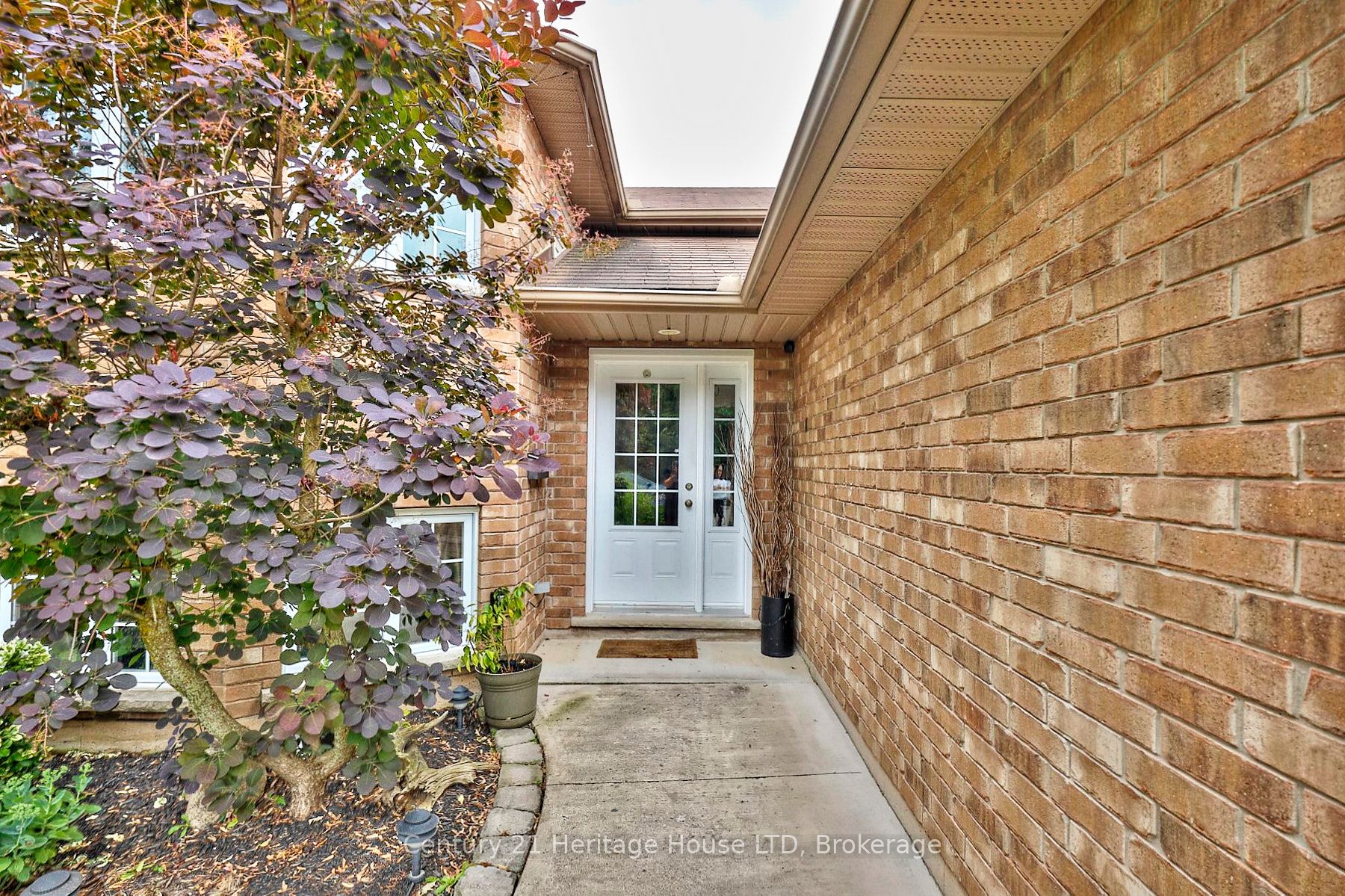 665 Grandview Road Property Photo 4