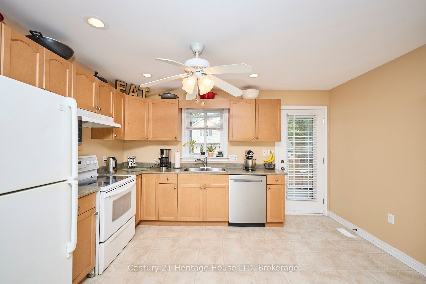 665 Grandview Road Property Photo 6