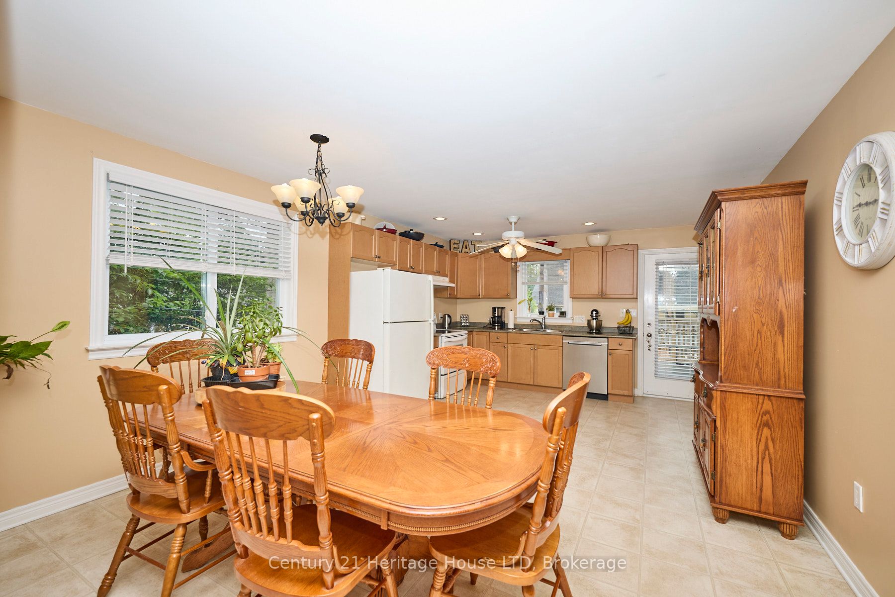 665 Grandview Road Property Photo 7