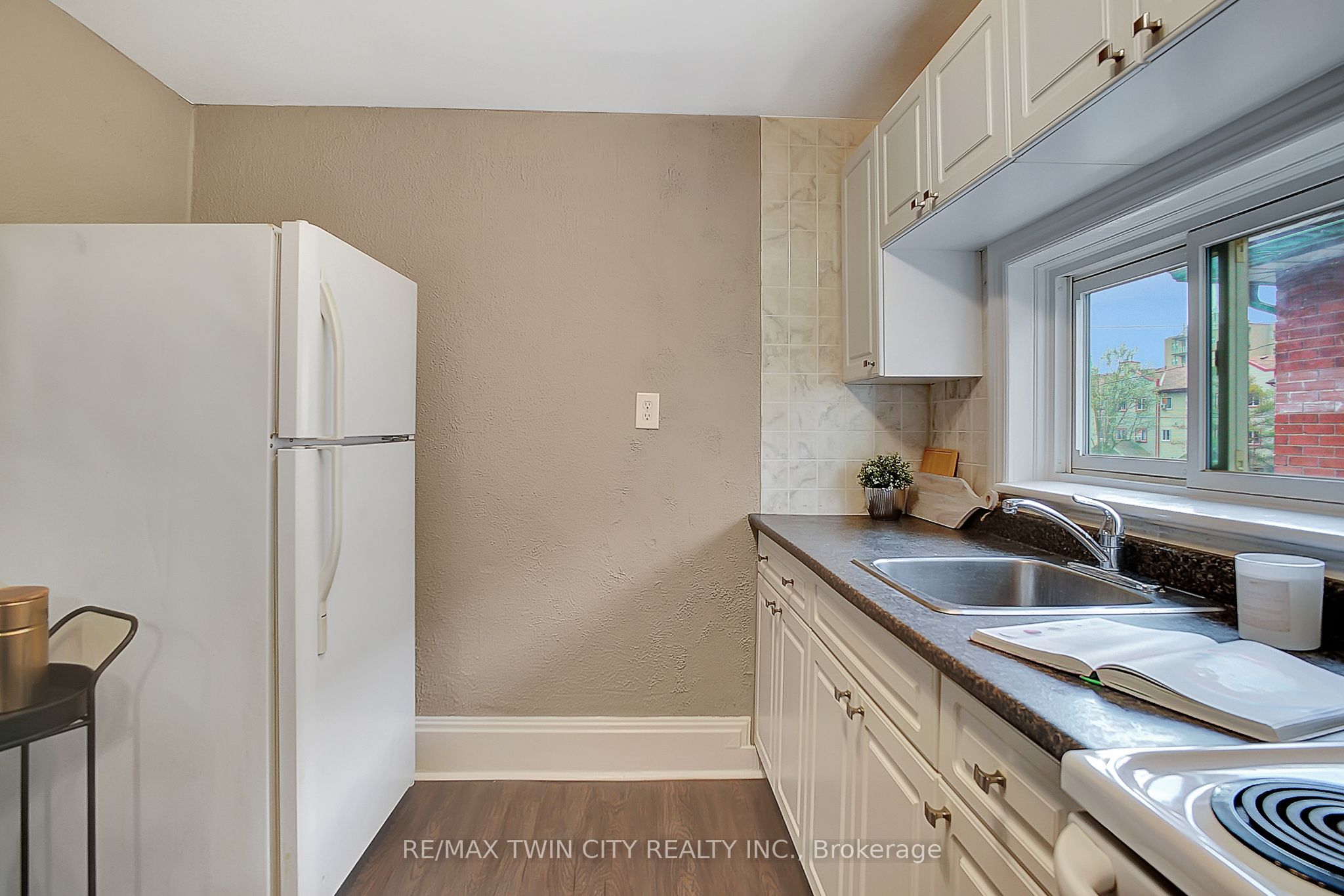 211 Dolph Street N Property Photo 7