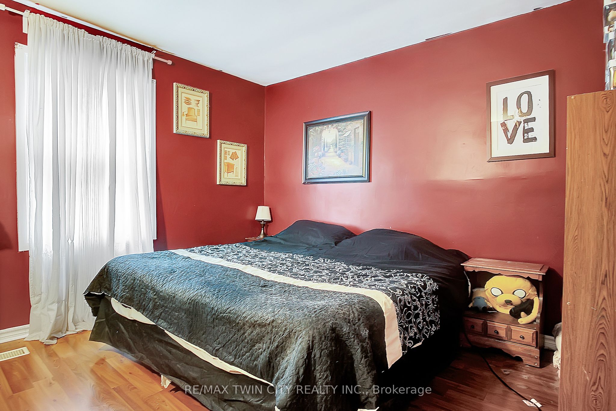 211 Dolph Street N Property Photo 17