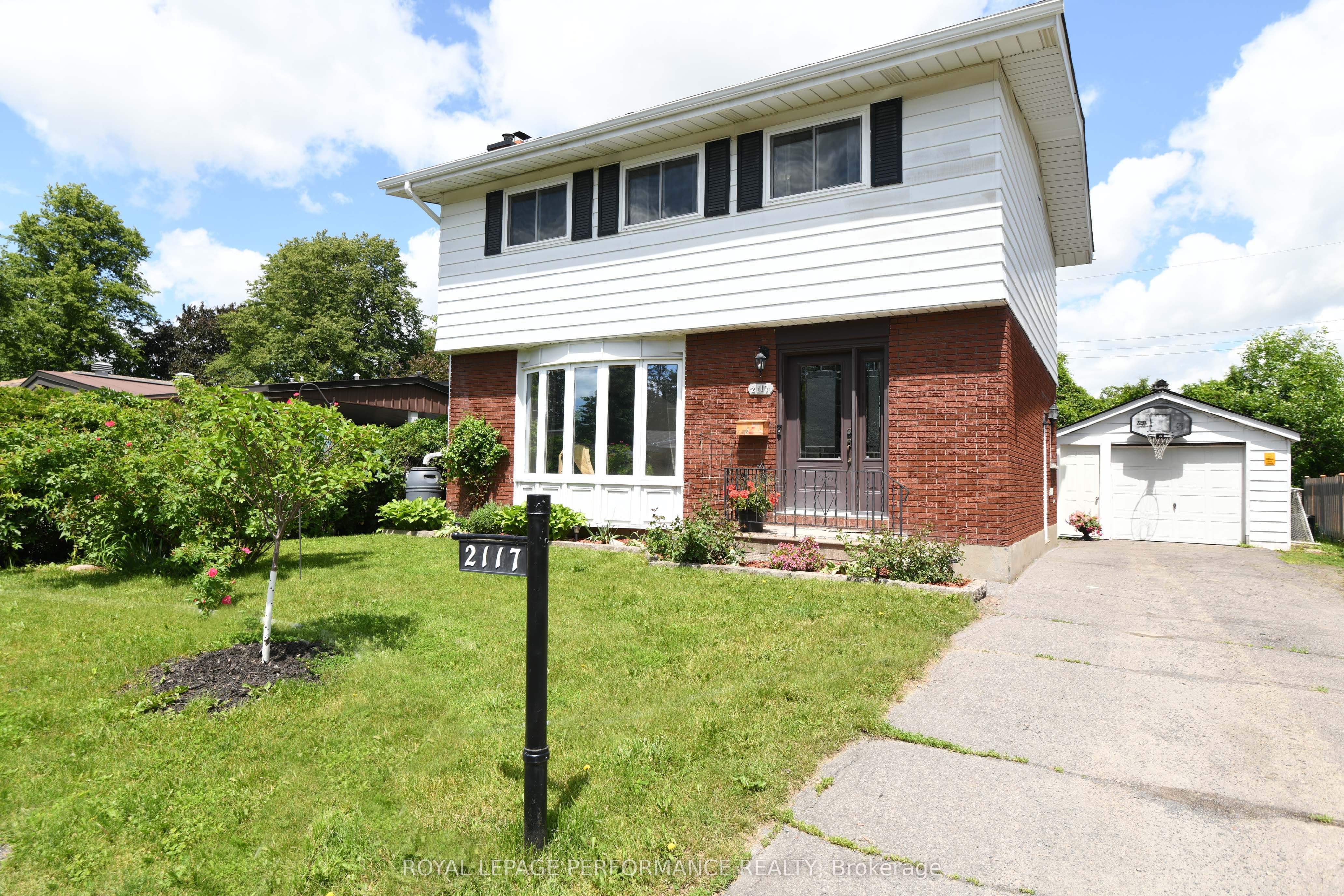 2117 Valley Drive Property Photo 1