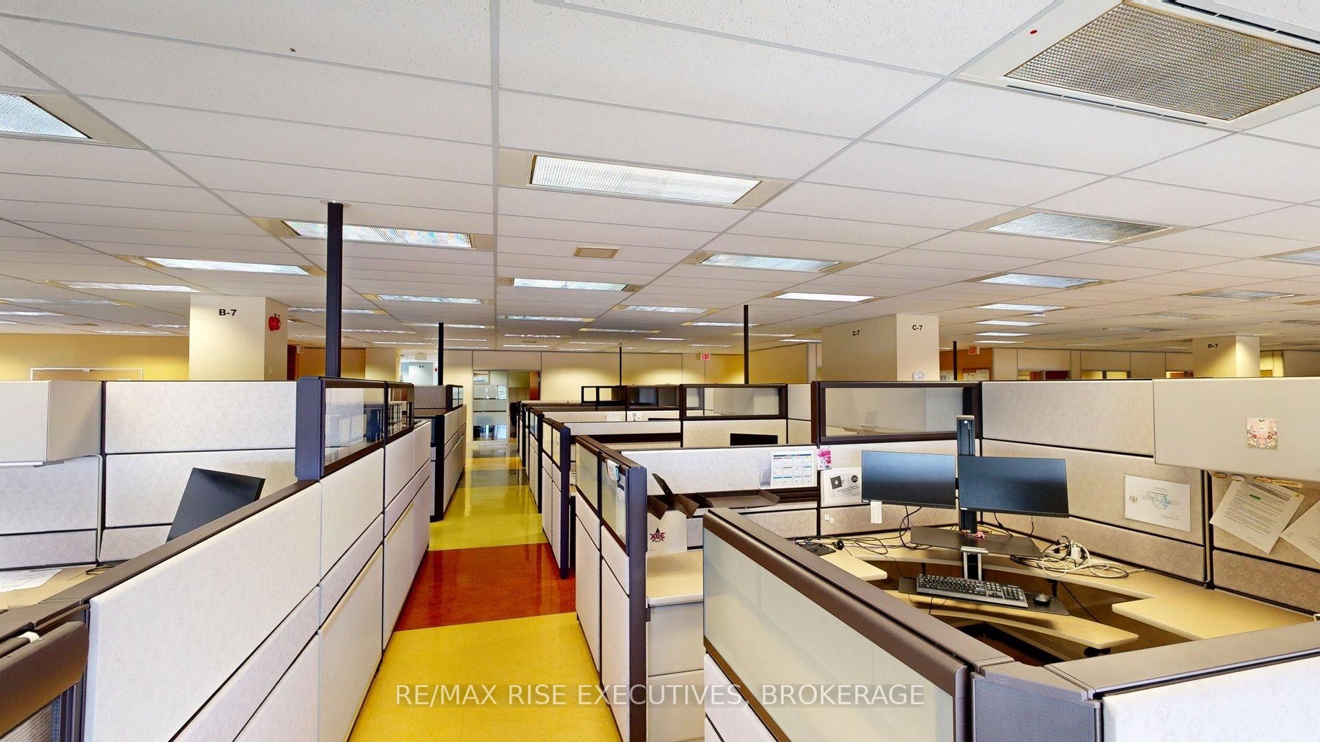 49 Place D' Armes N/a 502 Property Photo 8