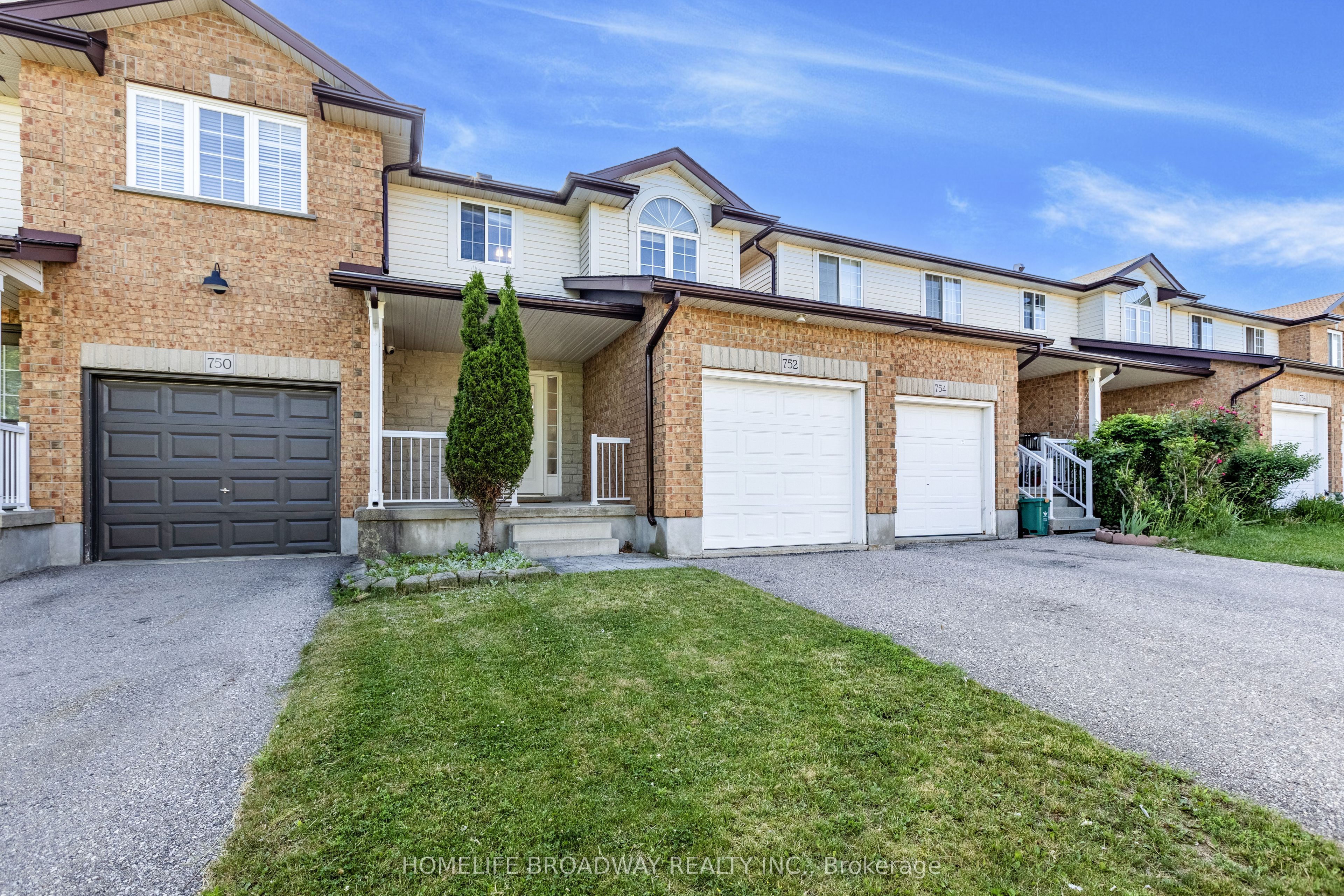 752 Paris Boulevard Property Photo 4