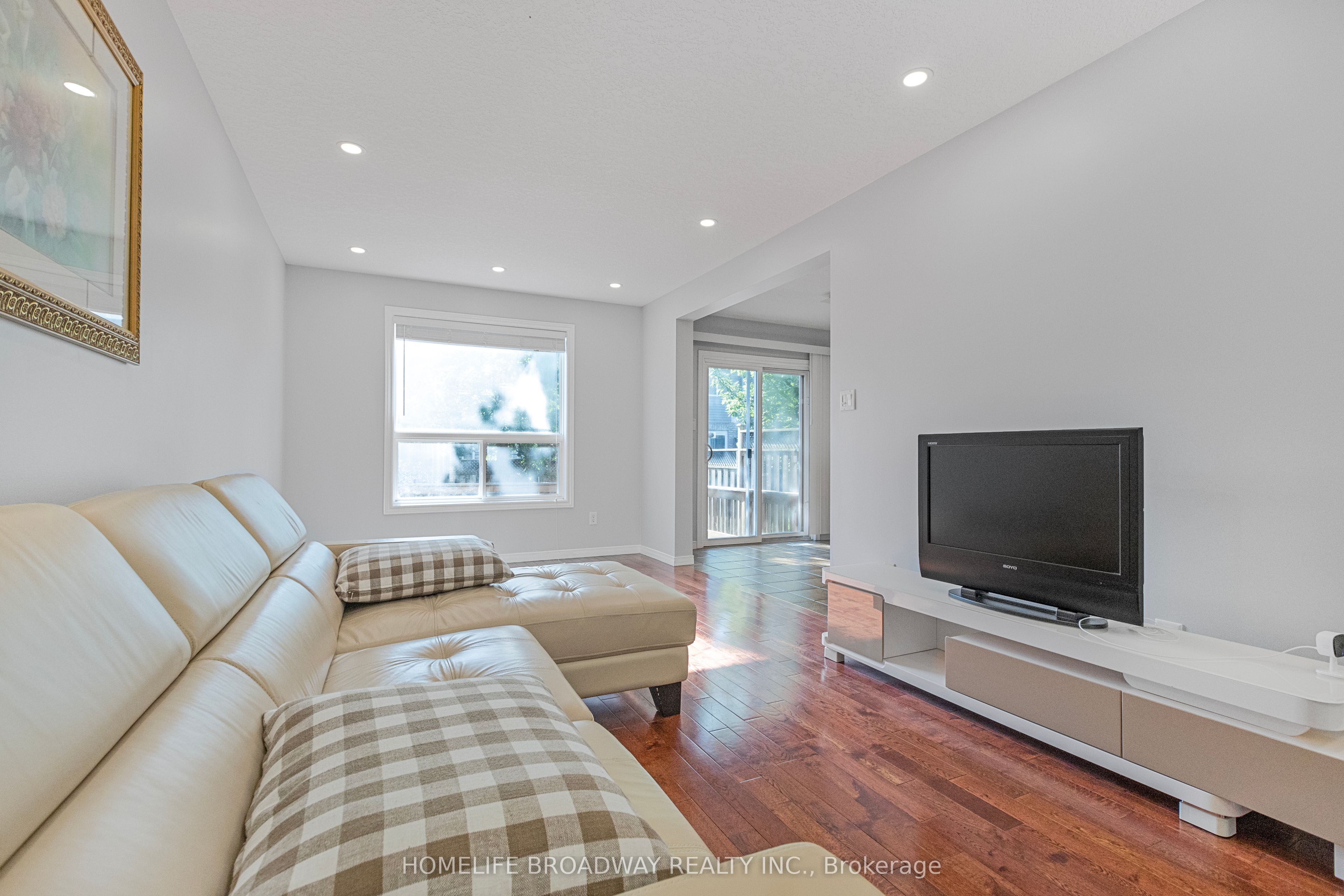 752 Paris Boulevard Property Photo 11