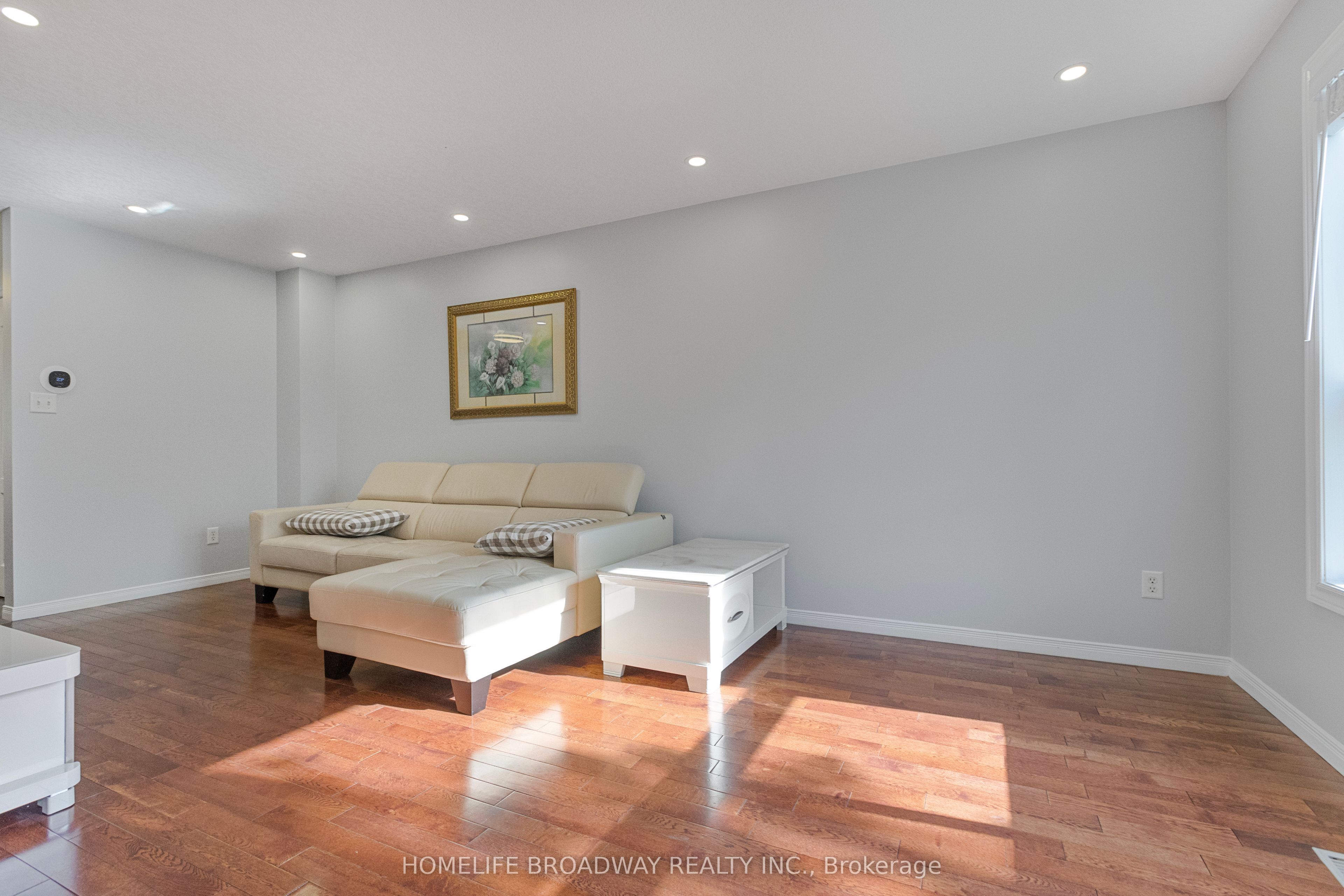 752 Paris Boulevard Property Photo 13