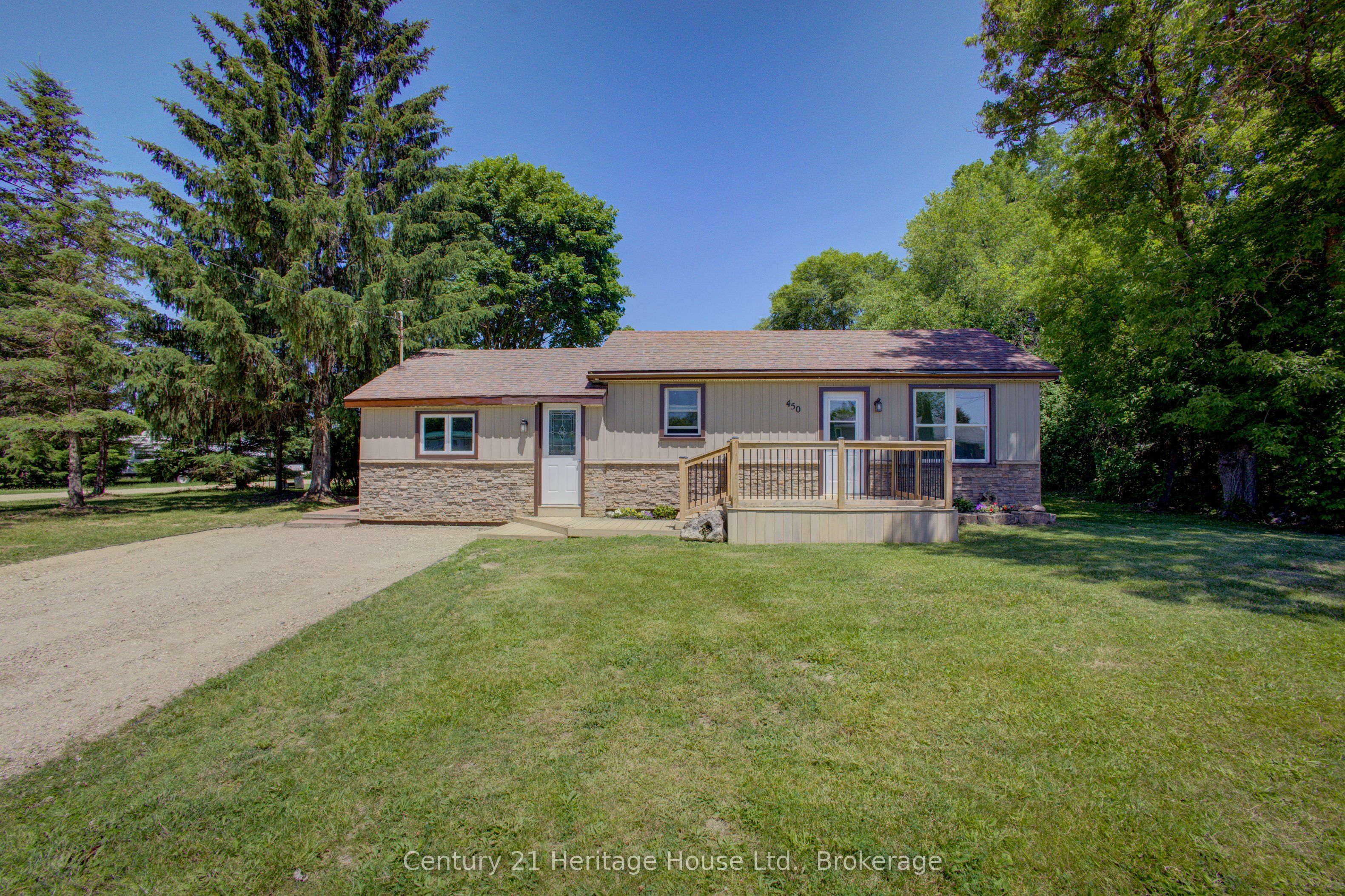 450 Douglas Street Property Photo 1