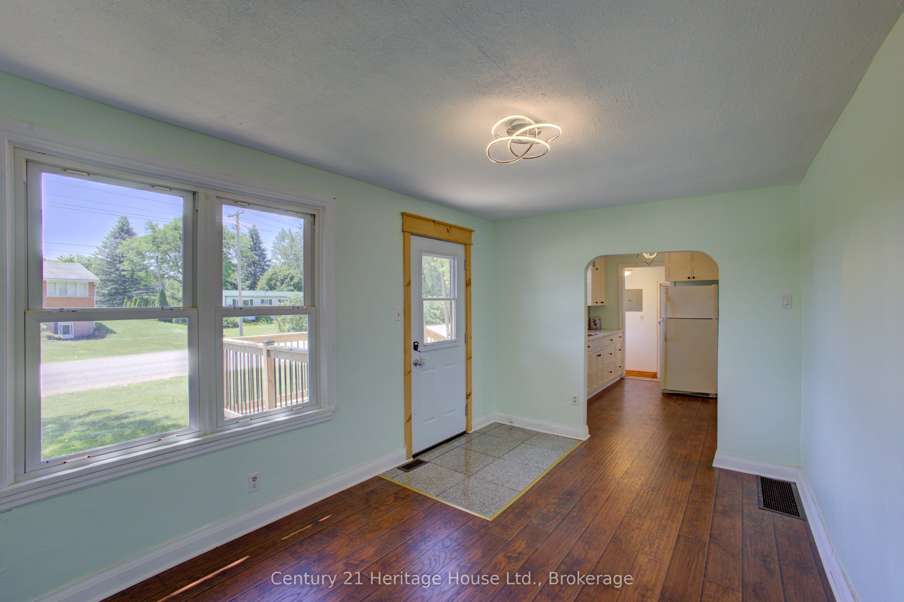 450 Douglas Street Property Photo 6