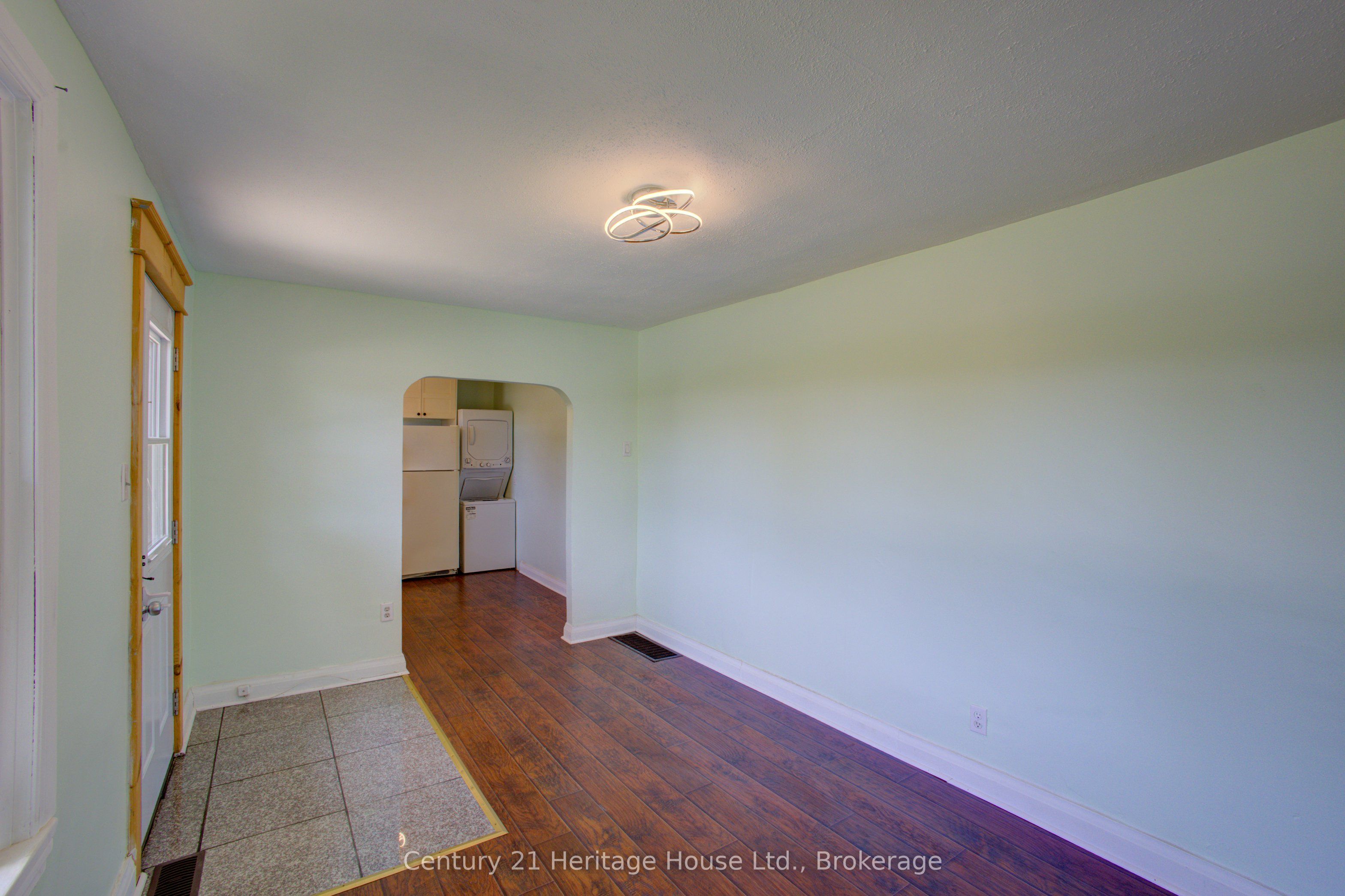450 Douglas Street Property Photo 7