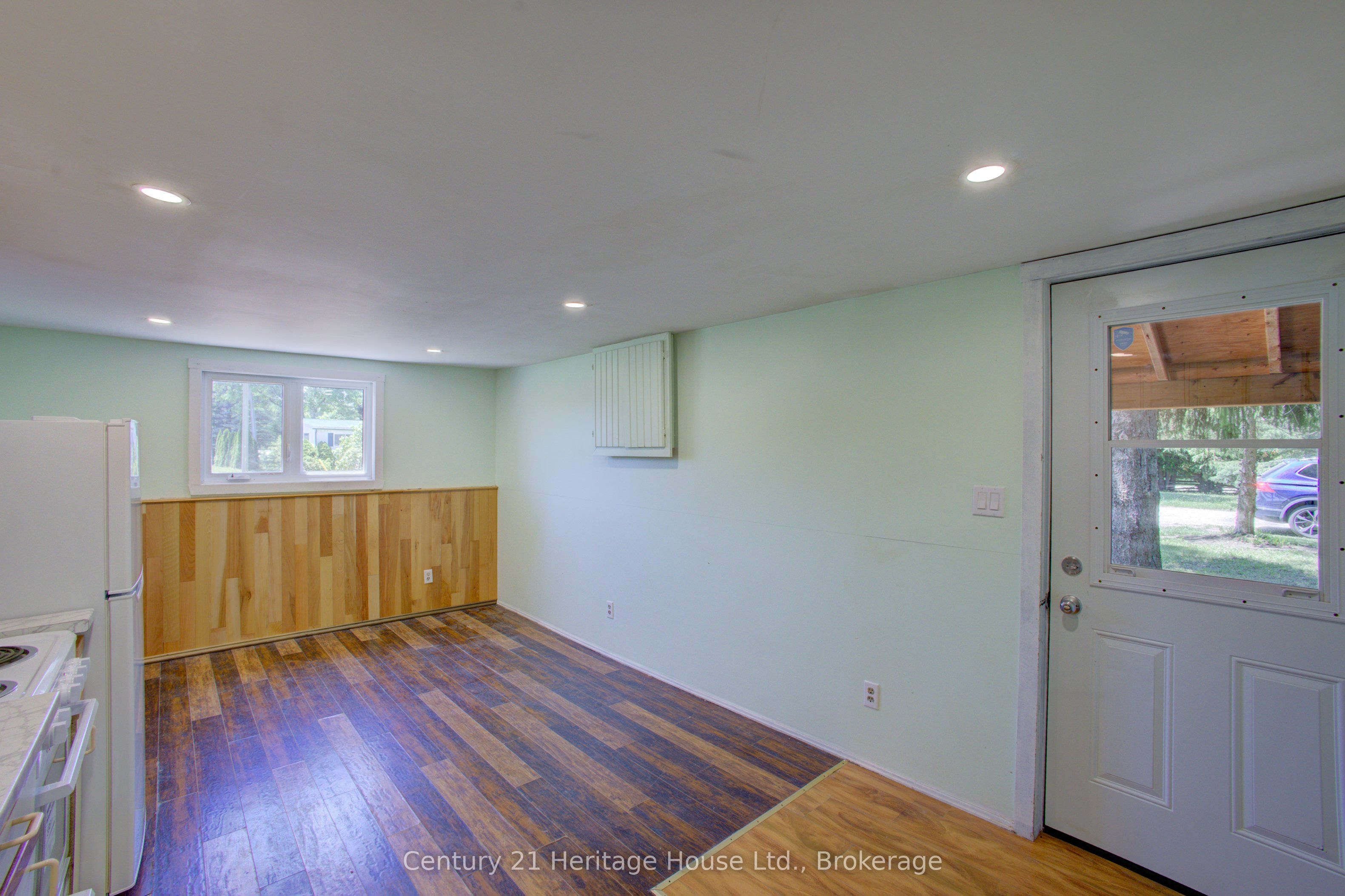450 Douglas Street Property Photo 20
