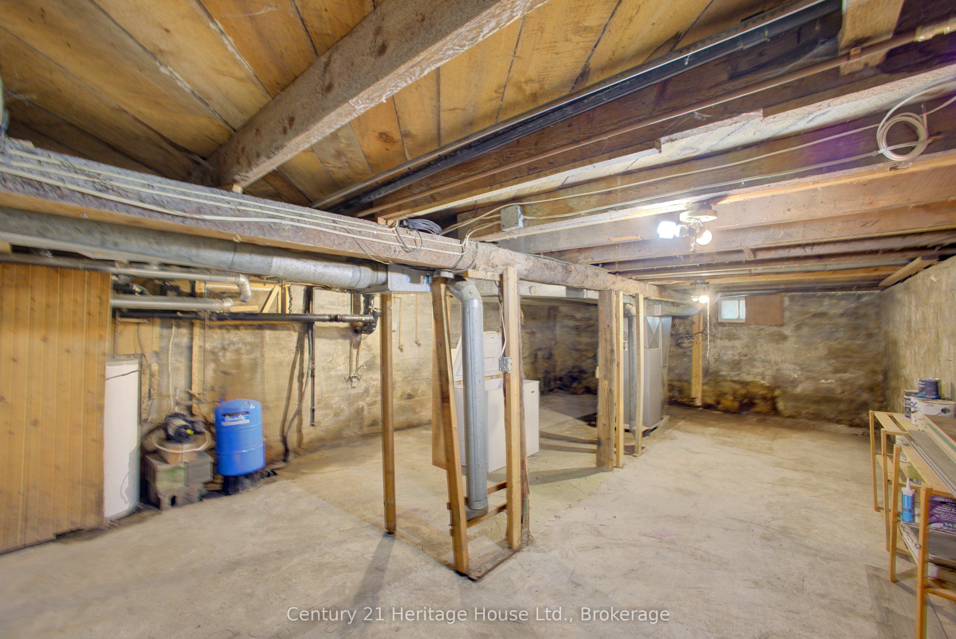 450 Douglas Street Property Photo 24