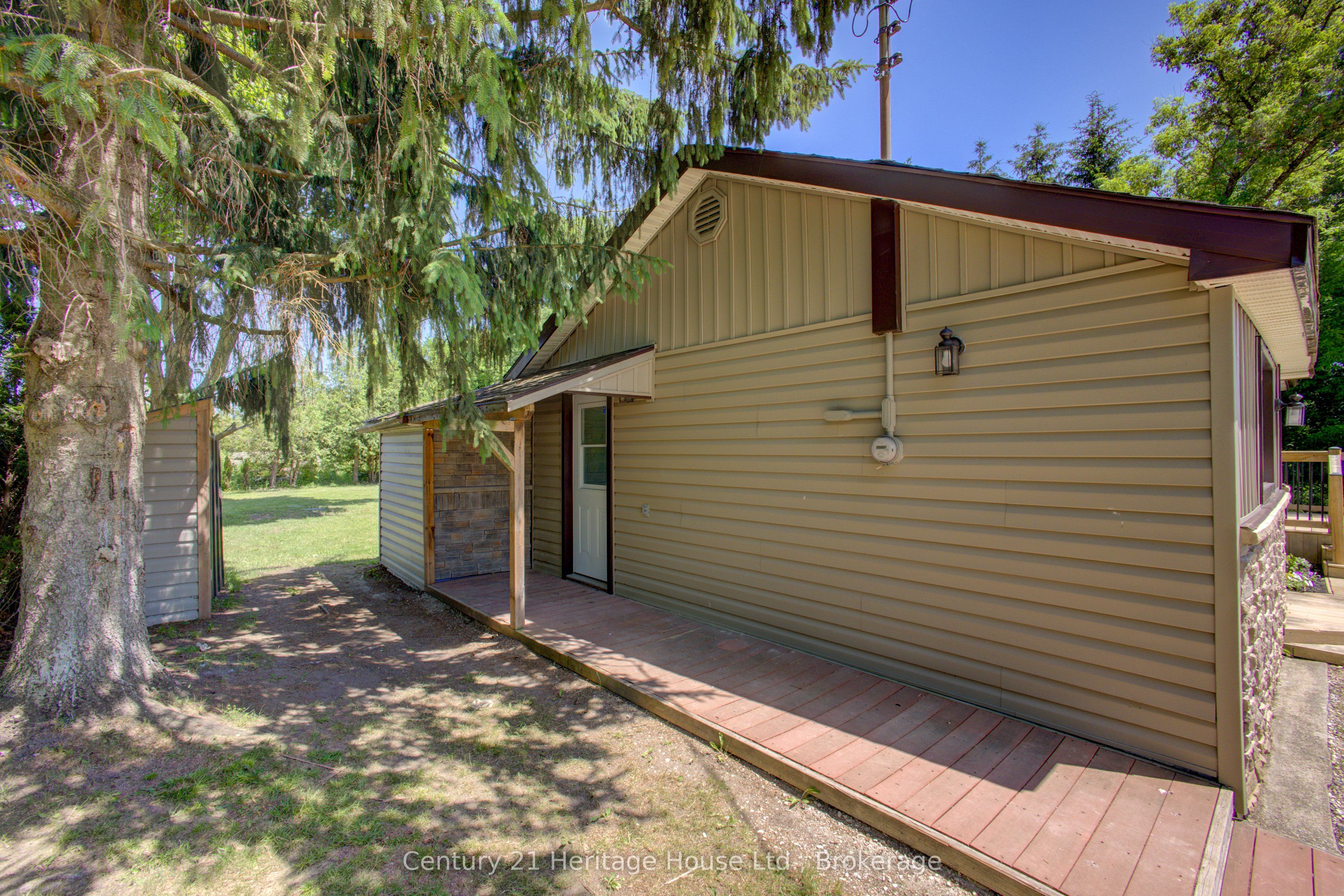 450 Douglas Street Property Photo 26