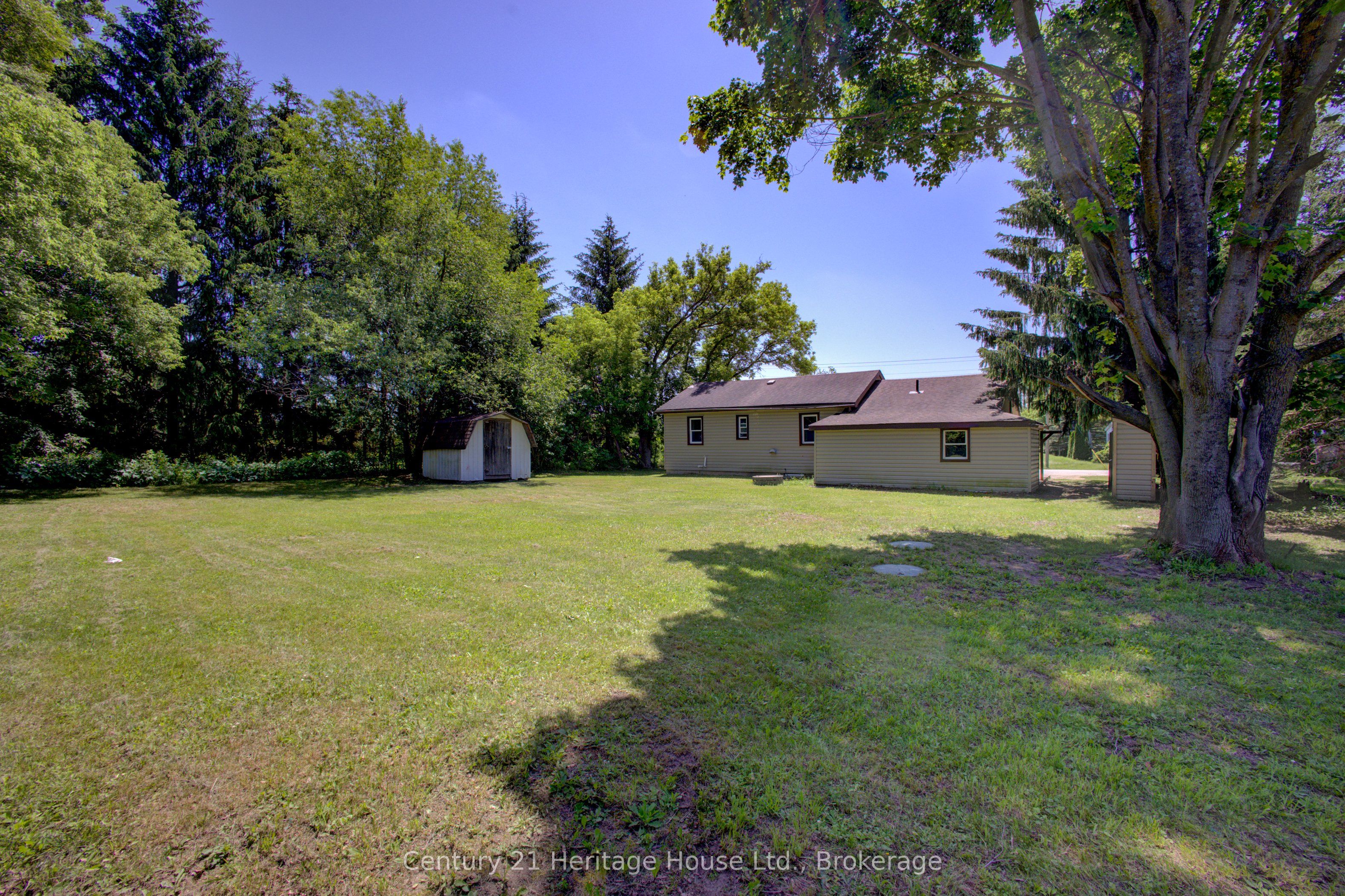 450 Douglas Street Property Photo 28