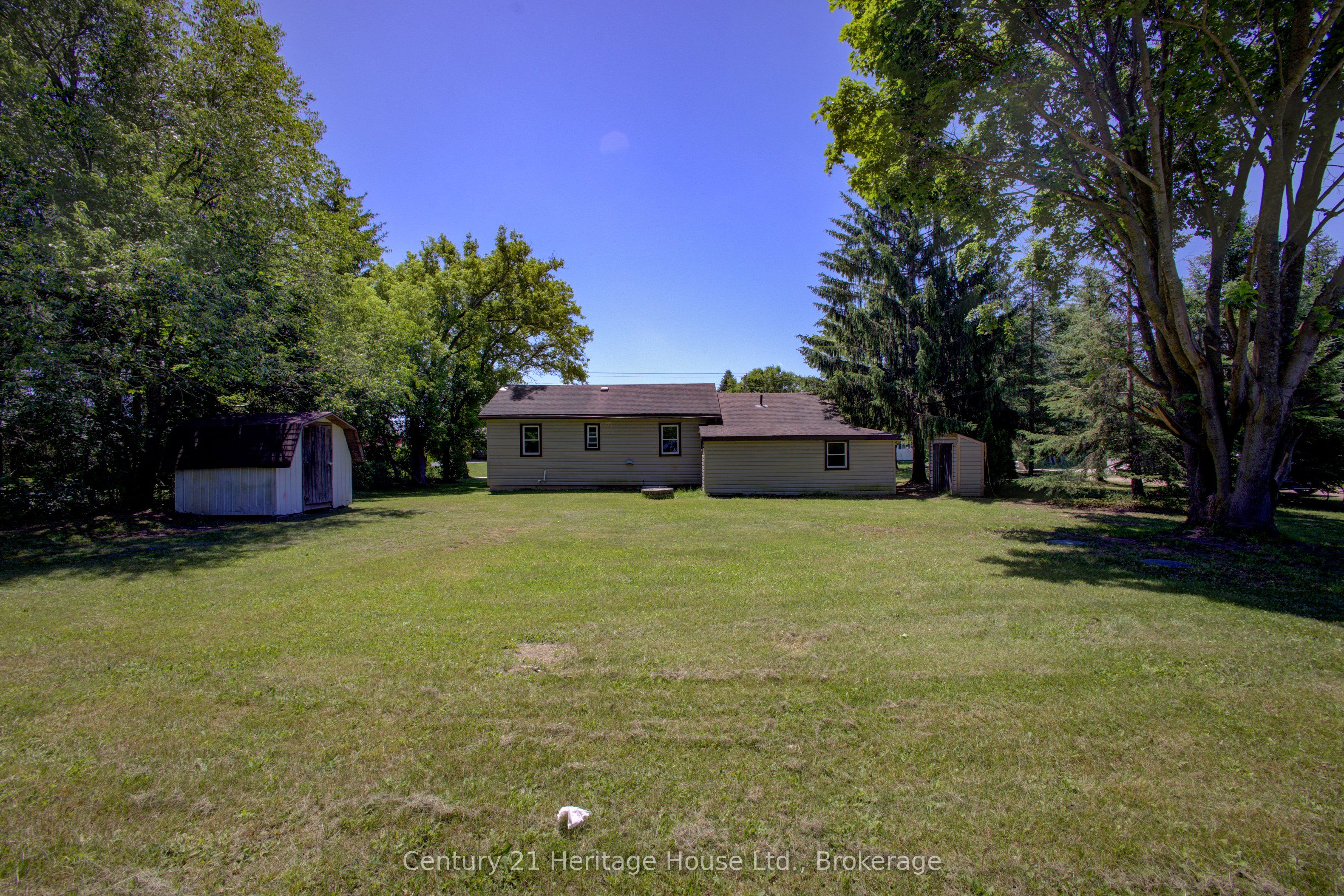 450 Douglas Street Property Photo 29