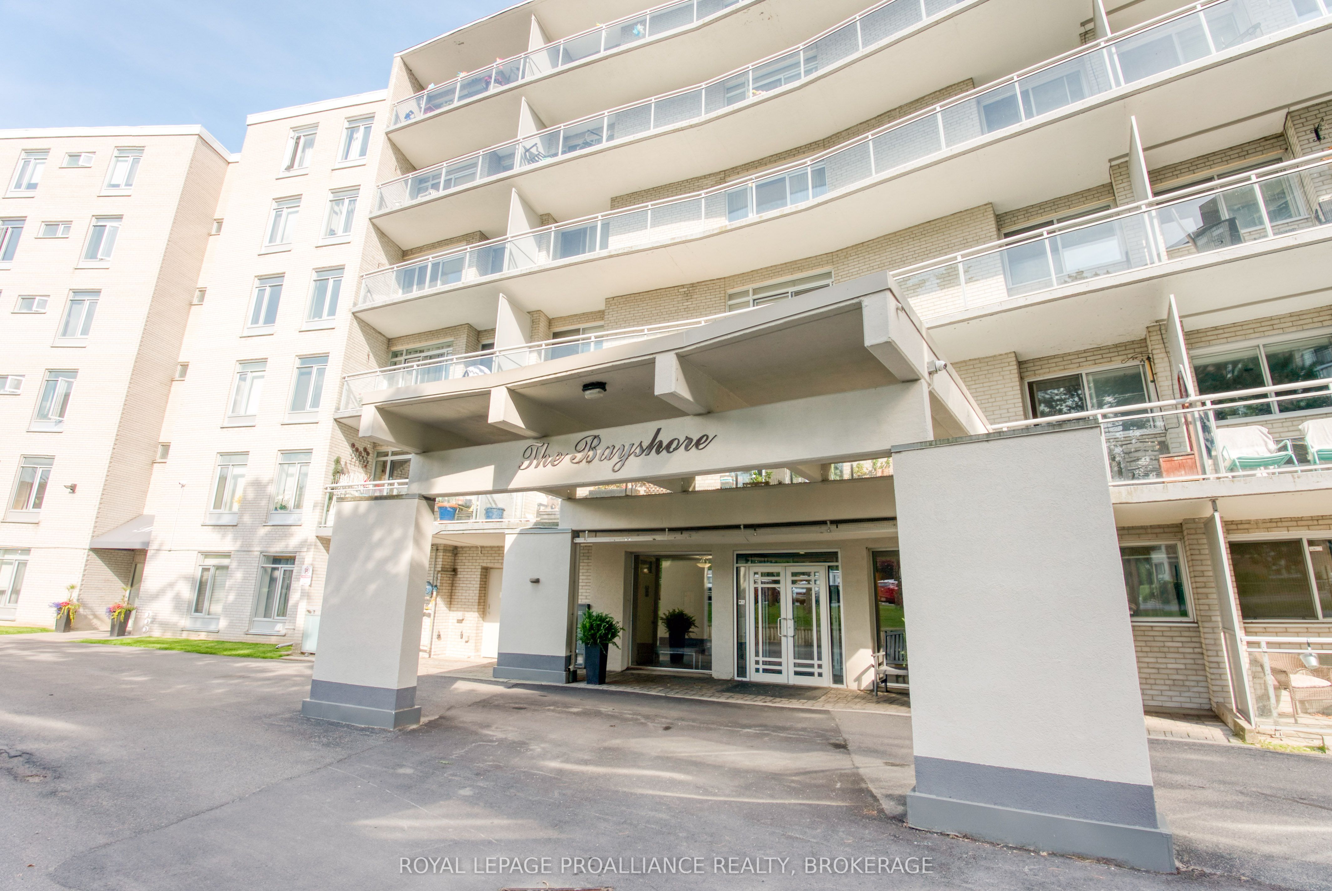 1 Mowat Avenue 305 Property Photo 1