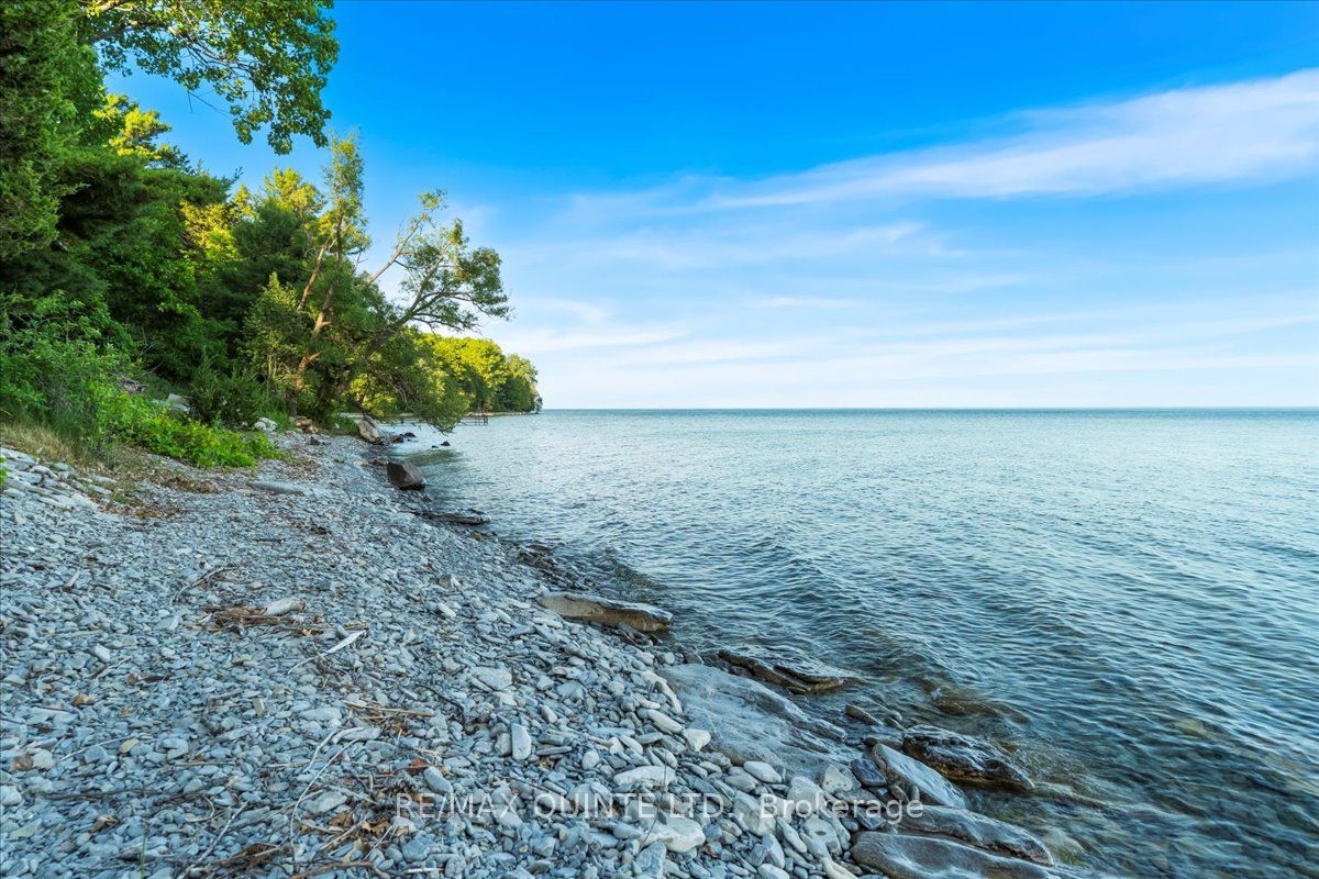 102 Dorenberg Lane Property Photo 4